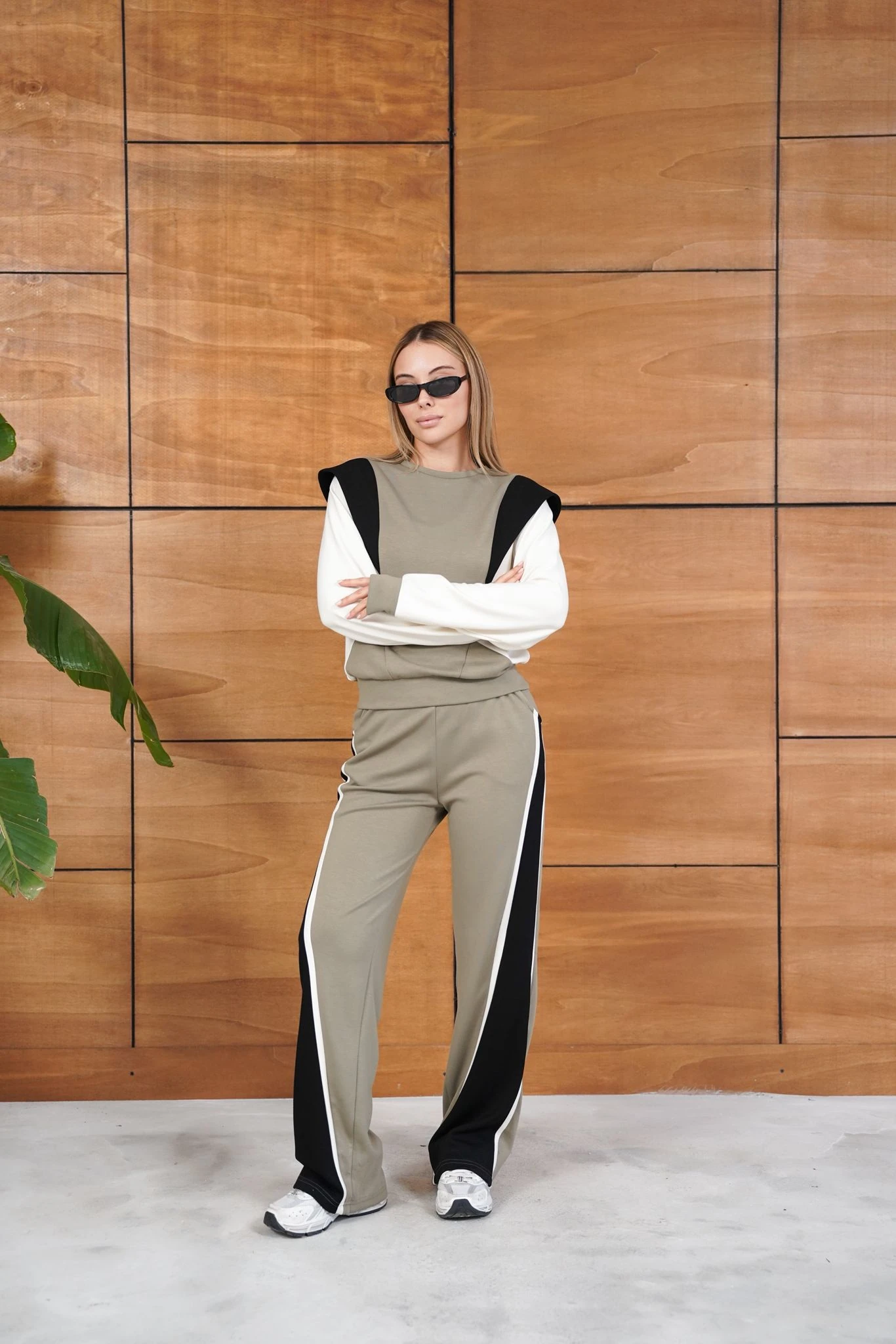 Cemo Renk Bloklu Bordo Siyah Beyaz Spor Takımı