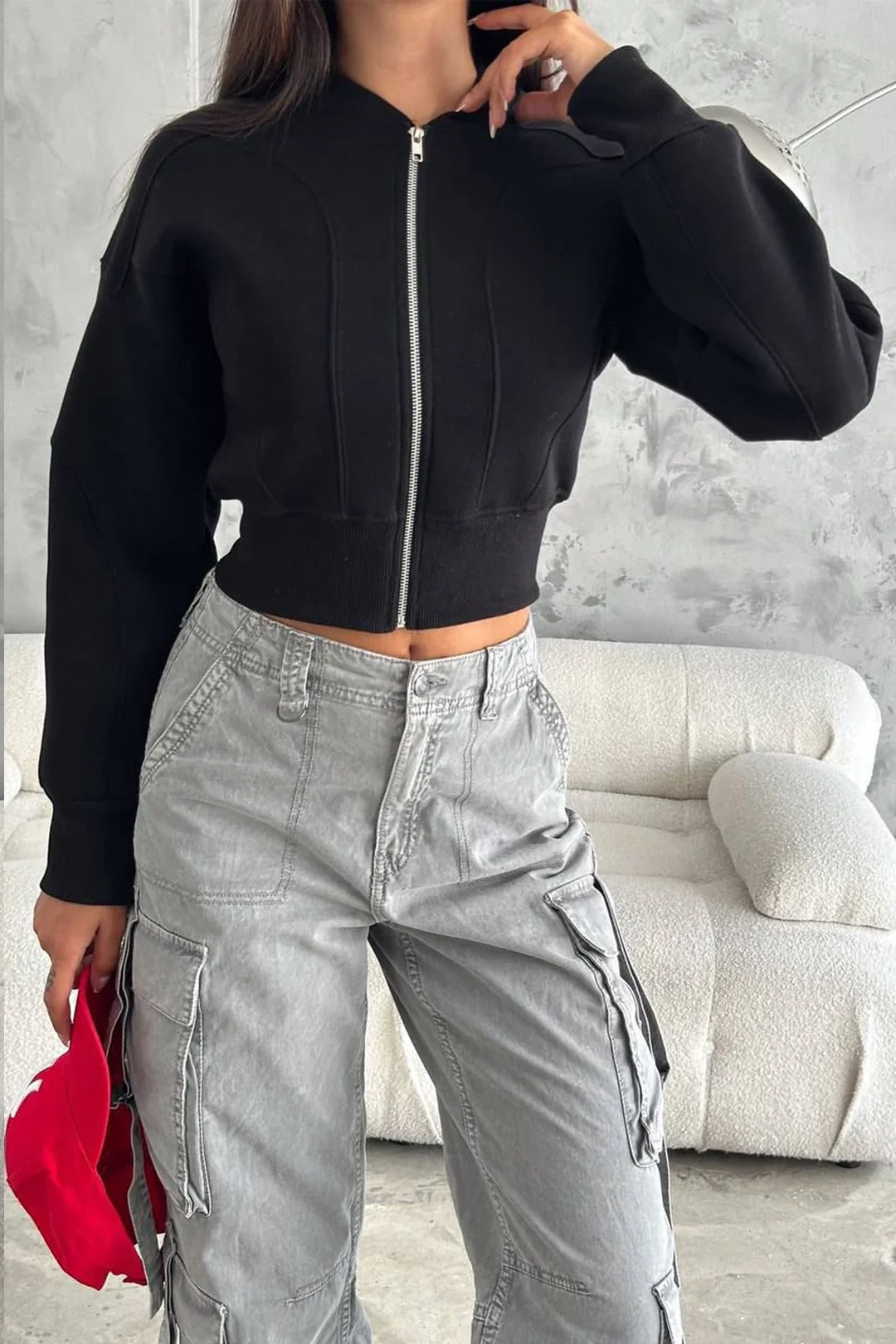 Kadın Fermuarlı Fit Cropped Sweatshirt – Sportif & Şehirli Stil - Siyah
