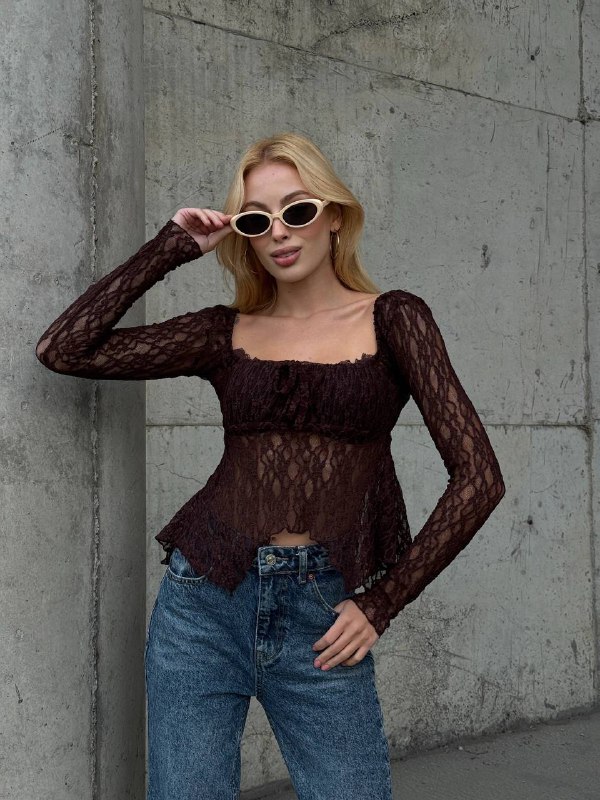 Ekru Peplum Etek Ucu Fırfırlı Güpür Bluz Uzun Kol Bağlama Detaylı Kare Yaka Şık Bluz - Kahverengi