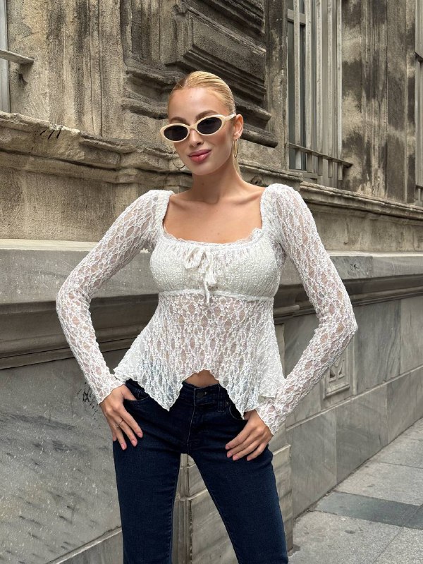 Ekru Peplum Etek Ucu Fırfırlı Güpür Bluz Uzun Kol Bağlama Detaylı Kare Yaka Şık Bluz - Ekru