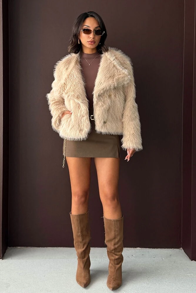 Kadın Vintage Peluş Tüylü Crop Ceket Altın Düğmeli Bisiklet Yaka Kışlık Şık Ceket - Taş