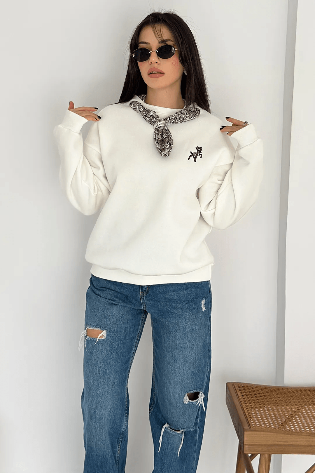 Kadın Dekoratif Yakalı Likralı Sweatshirt – Konforlu & Karakterli Stil - Ekru