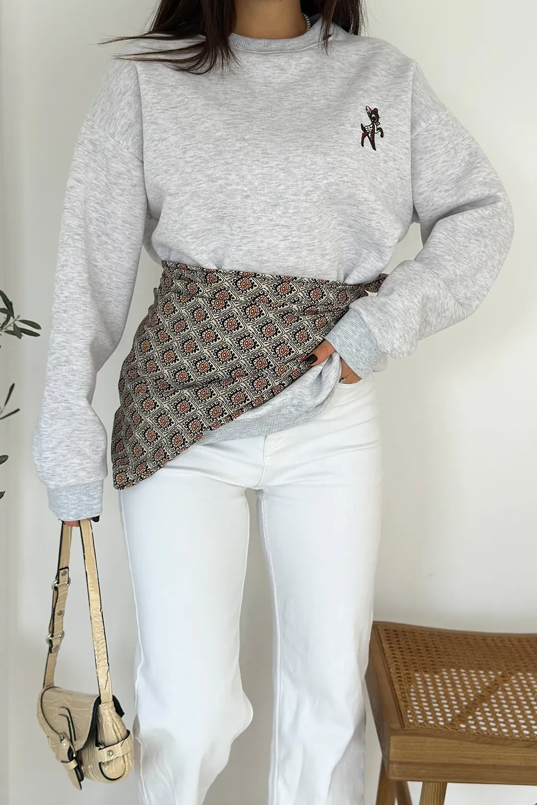 Kadın Dekoratif Yakalı Likralı Sweatshirt – Konforlu & Karakterli Stil - Gri