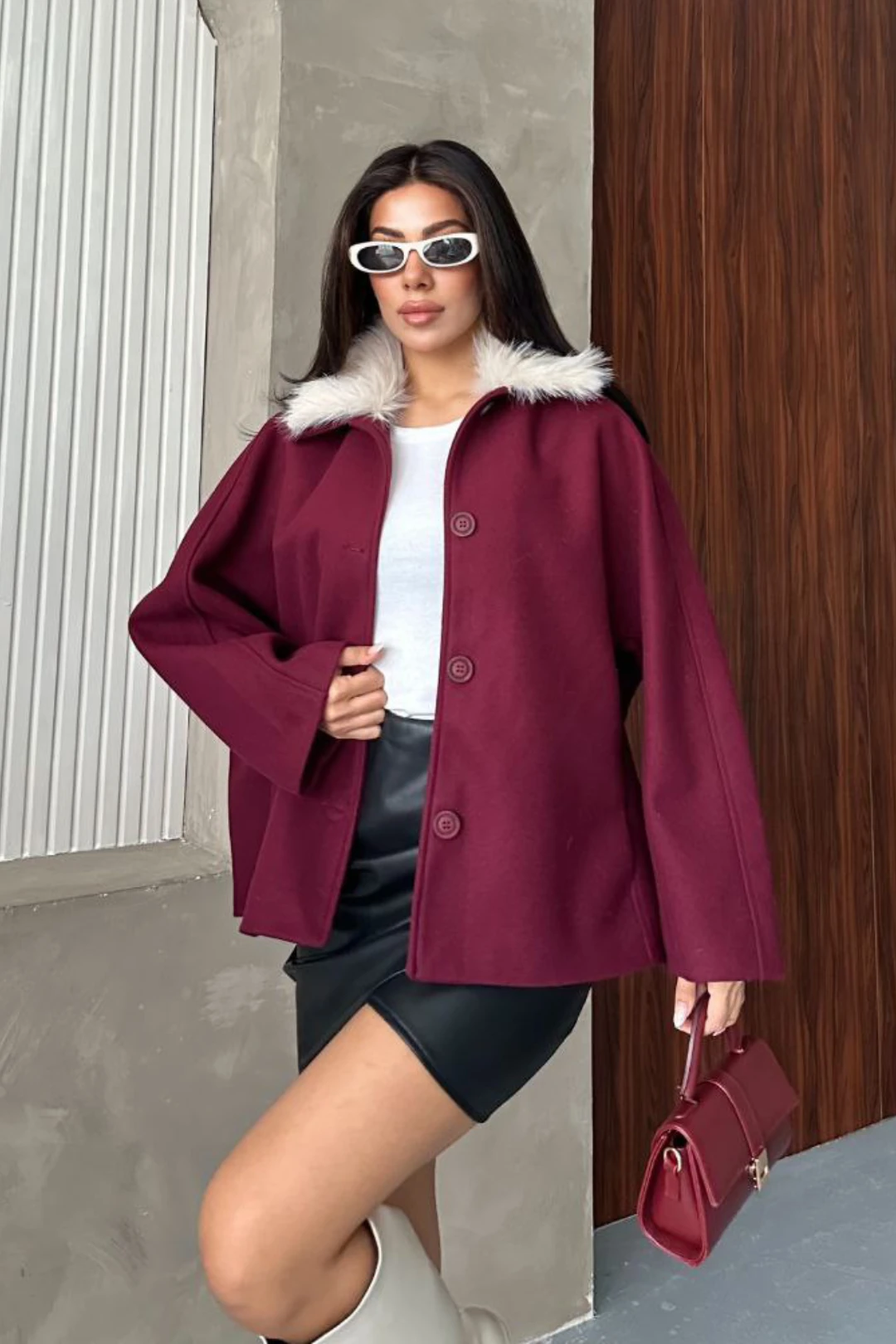 Kadın Bej Kürk Yakalı Kısa Ceket Kaşe Kumaş Oversize Geniş Kol Düğmeli Kışlık - Bordo