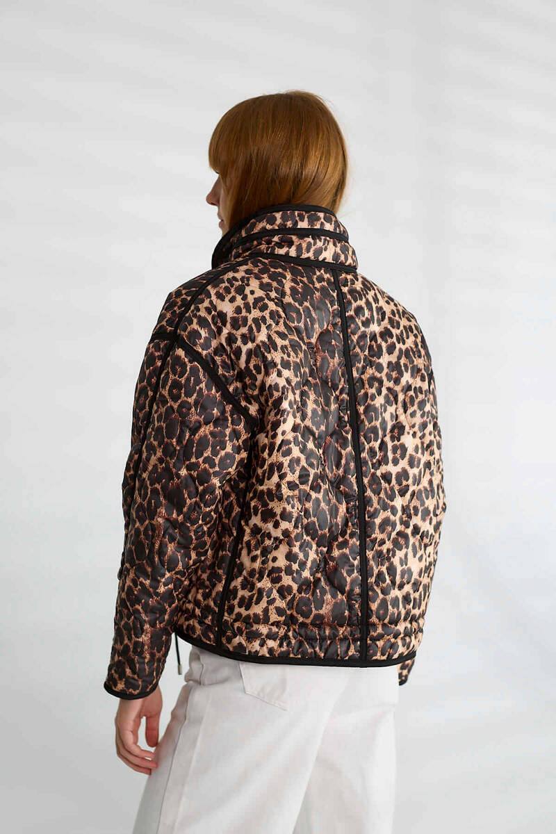 Kadın Leopar Desenli Kapitone Crop Şişme Mont Dik Yaka Kısa Kışlık Puffer Ceket