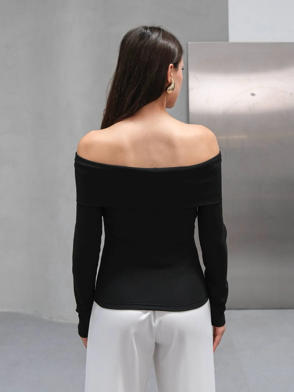 MADONNA YAKA ÜÇ DÜĞMELİ BLUZ - Siyah