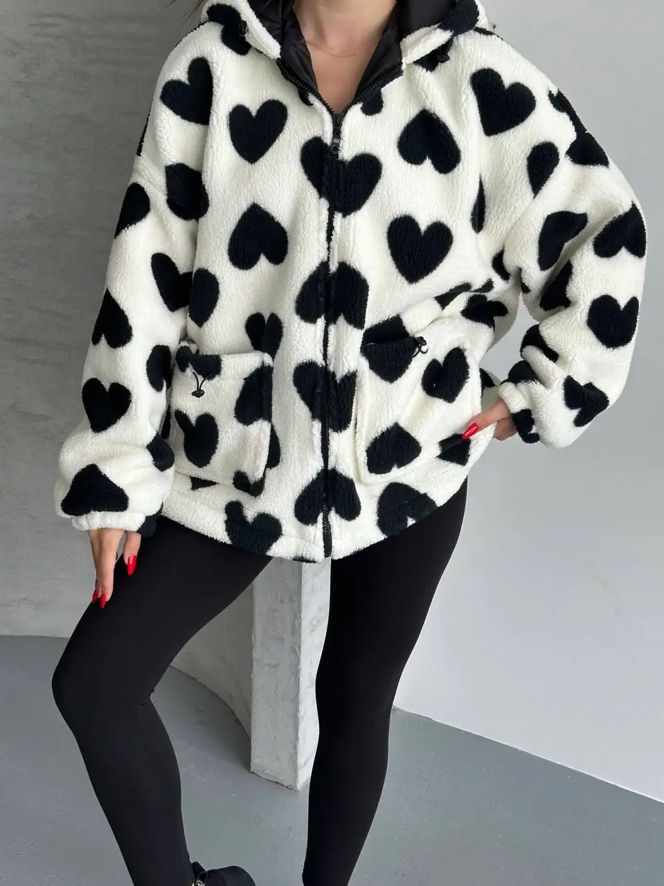 Kalp Desenli Kapüşonlu Mont - BEYAZ