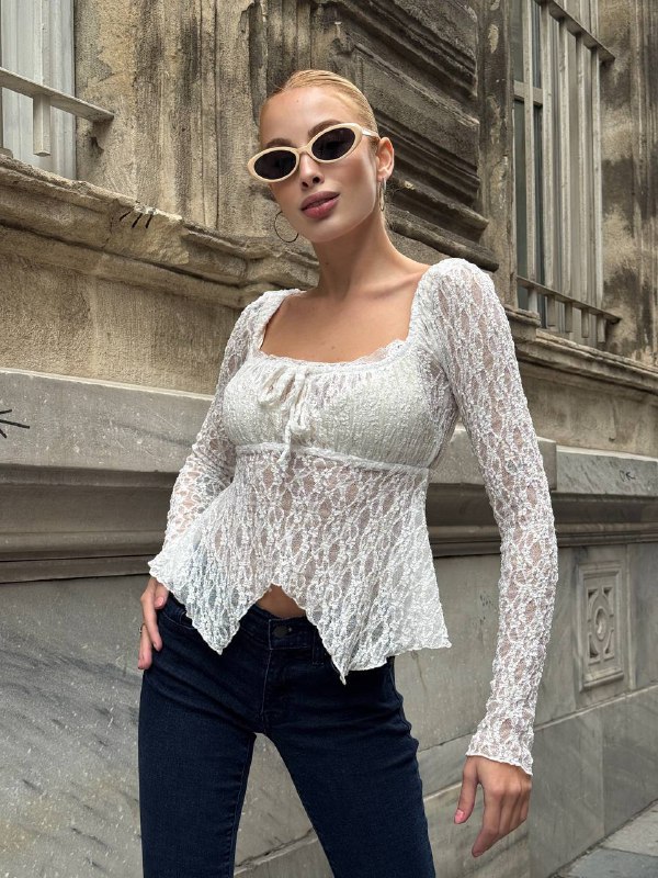 Ekru Peplum Etek Ucu Fırfırlı Güpür Bluz Uzun Kol Bağlama Detaylı Kare Yaka Şık Bluz - Ekru