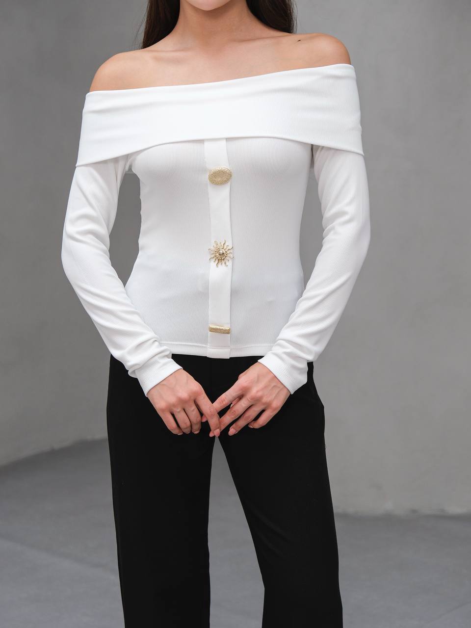 MADONNA YAKA ÜÇ DÜĞMELİ BLUZ - Ekru