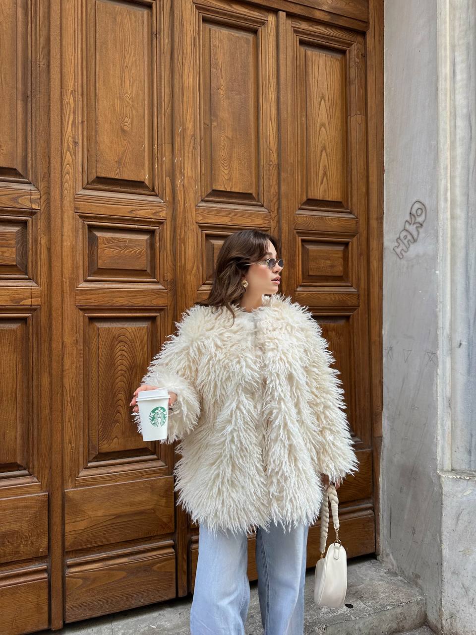 Deve Tüylü Teddy Kürk Büyük Boy Mont - Ekru