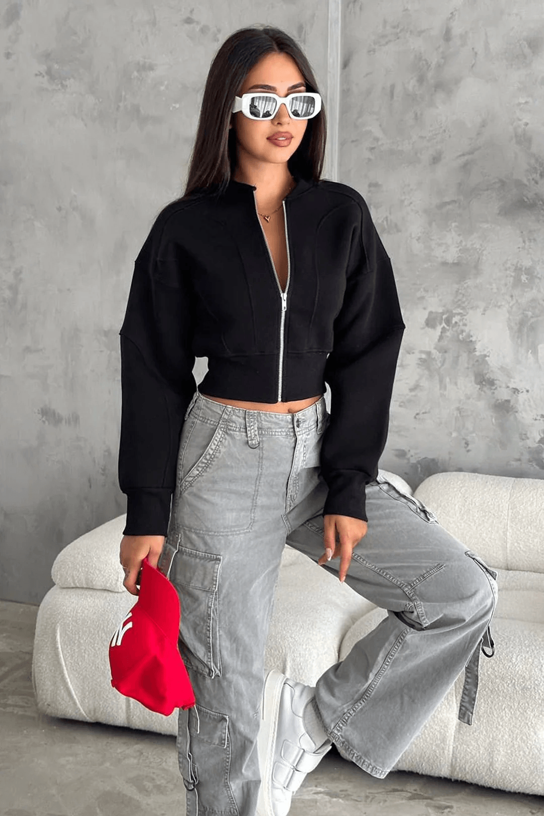 Kadın Fermuarlı Fit Cropped Sweatshirt – Sportif & Şehirli Stil - Siyah