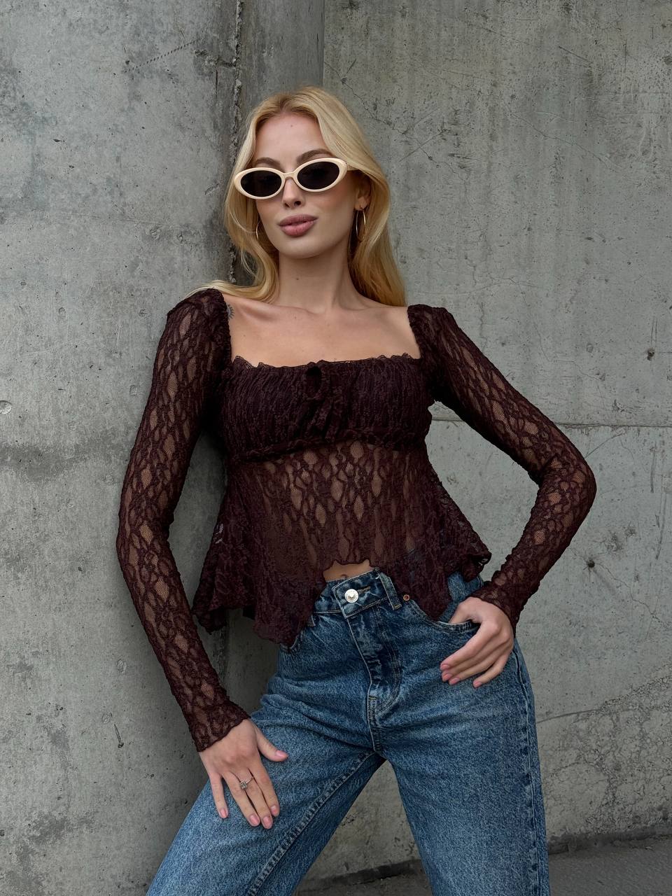 Ekru Peplum Etek Ucu Fırfırlı Güpür Bluz Uzun Kol Bağlama Detaylı Kare Yaka Şık Bluz - Kahverengi