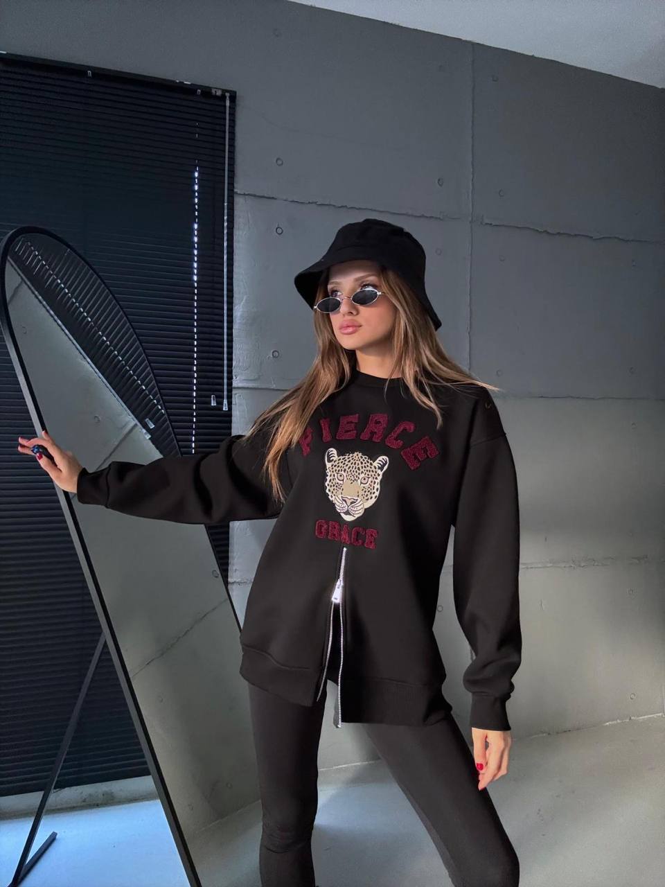 Fermuarlı Leopar Baskılı Oversize Siyah Sweat
