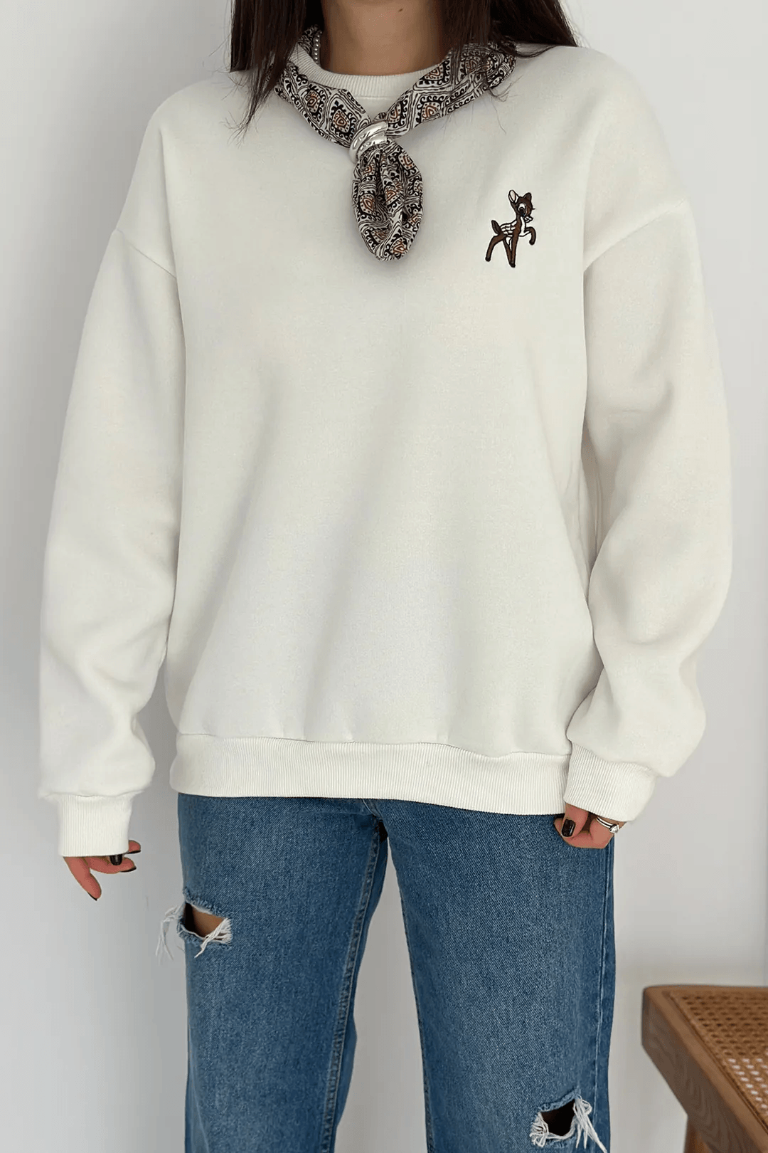 Kadın Dekoratif Yakalı Likralı Sweatshirt – Konforlu & Karakterli Stil