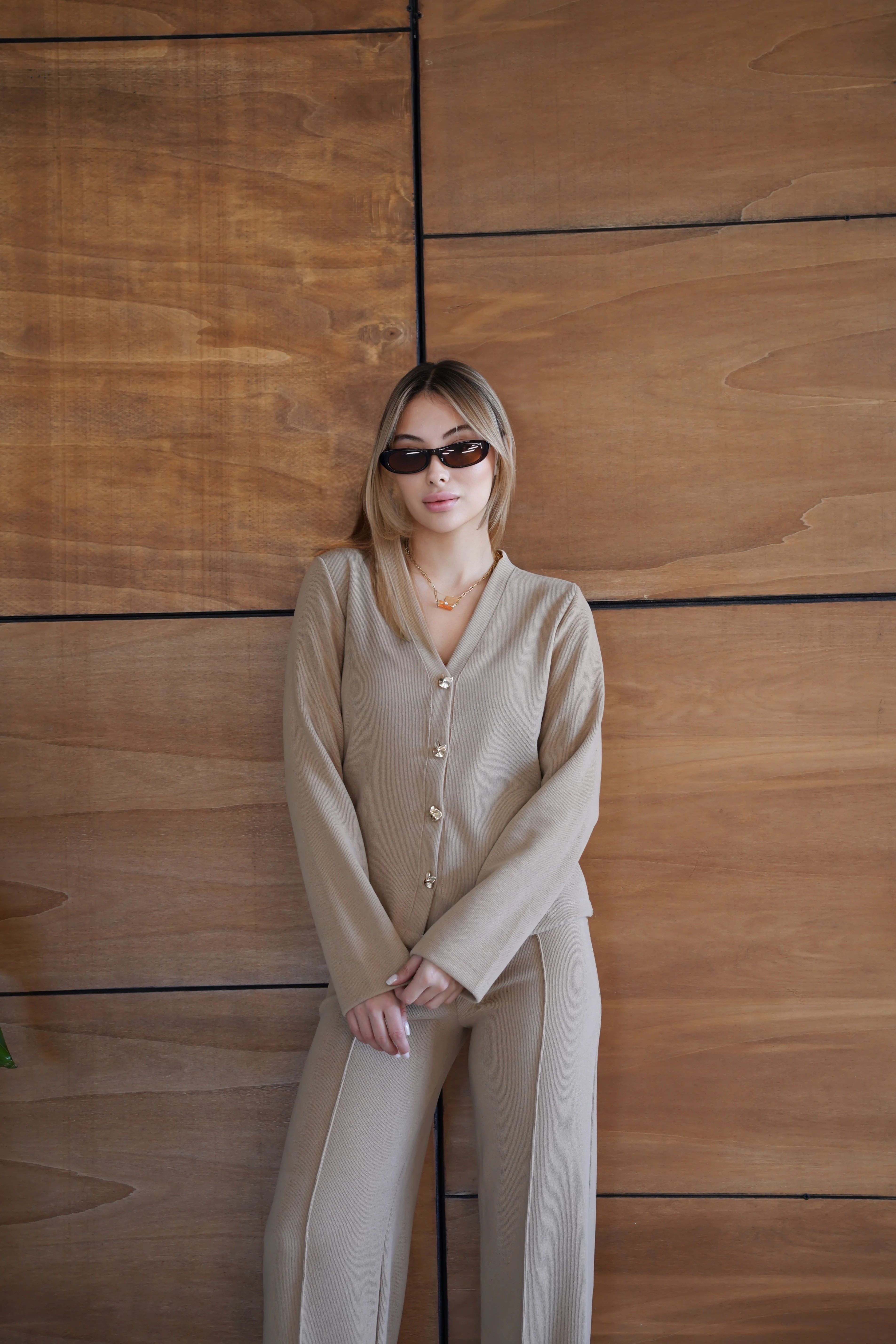 Selanik Kumaş Geniş Paça Düğmeli Ceketli Kadın Takım - Vizon