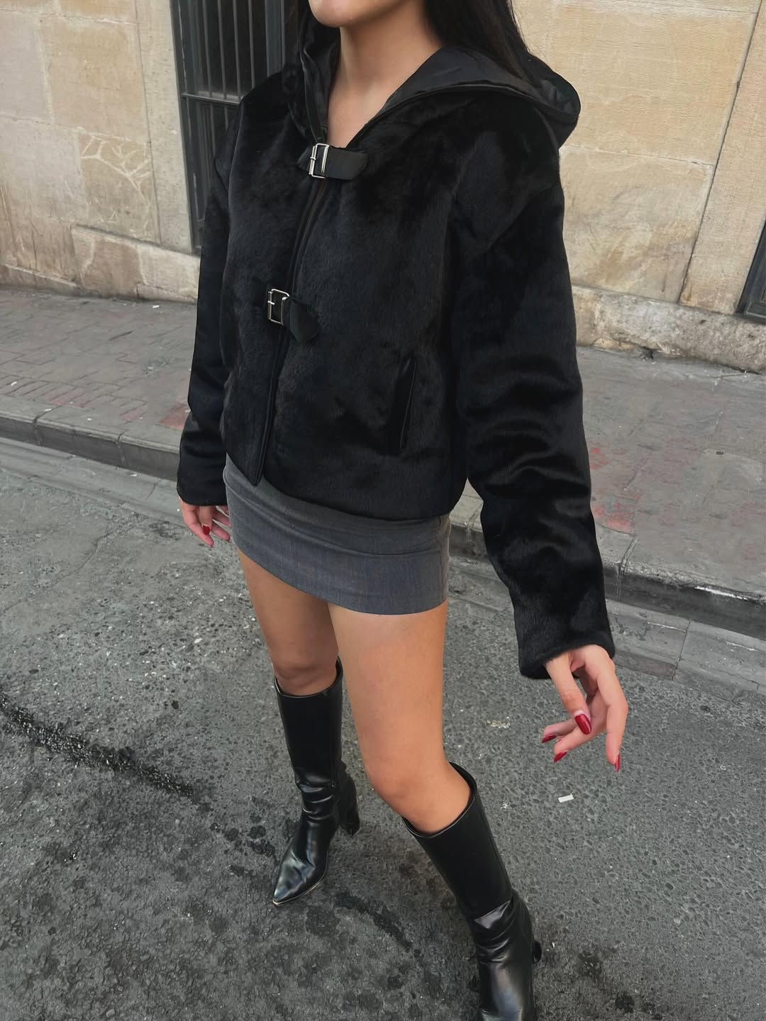 KAPŞONLU KEMER DÜĞMELİ KAŞE CEKET