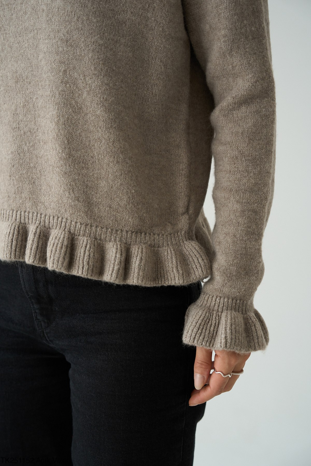 Fırfır Detaylı Viskon Triko Kazak - Vizon