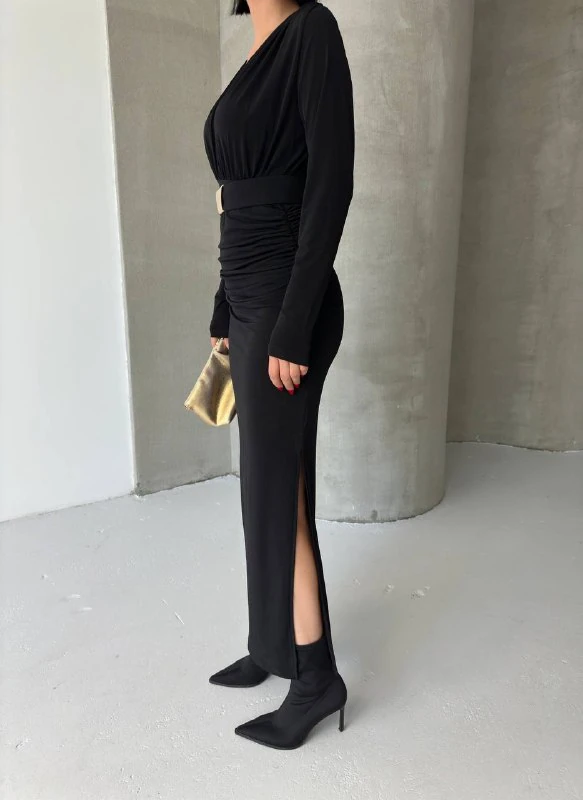 KRUVAZE AKSESUARLI MAXİ ELBİSE - Siyah