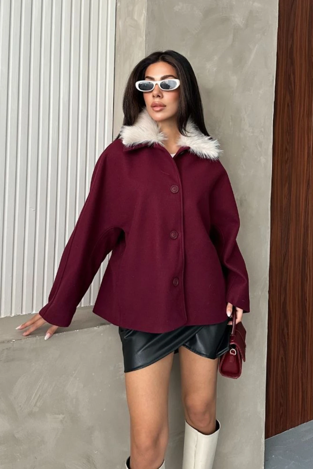 Kadın Bej Kürk Yakalı Kısa Ceket Kaşe Kumaş Oversize Geniş Kol Düğmeli Kışlık - Bordo