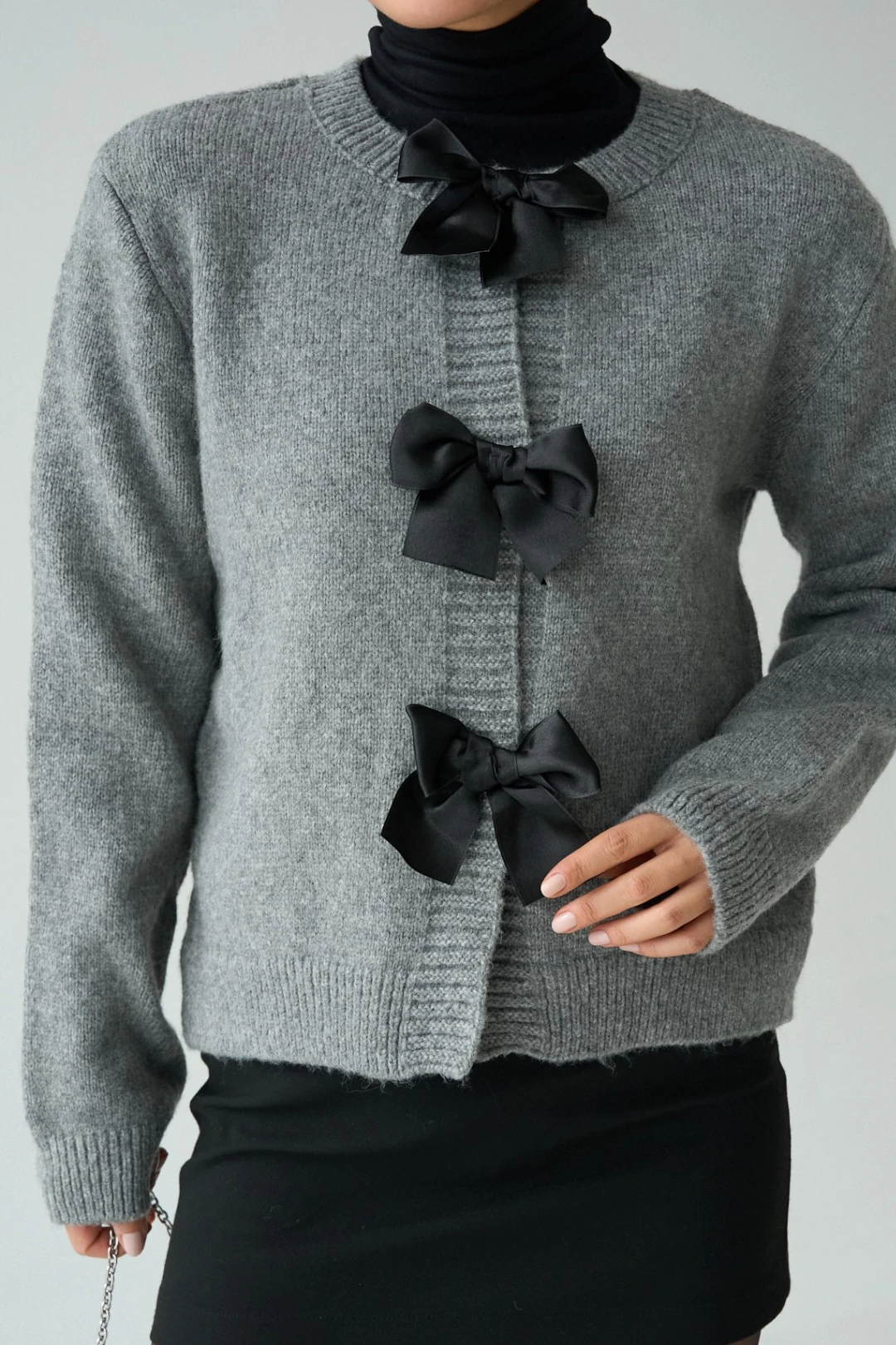 Fiyonk Detaylı Siyah Beyaz Triko Hırka - Antrasit