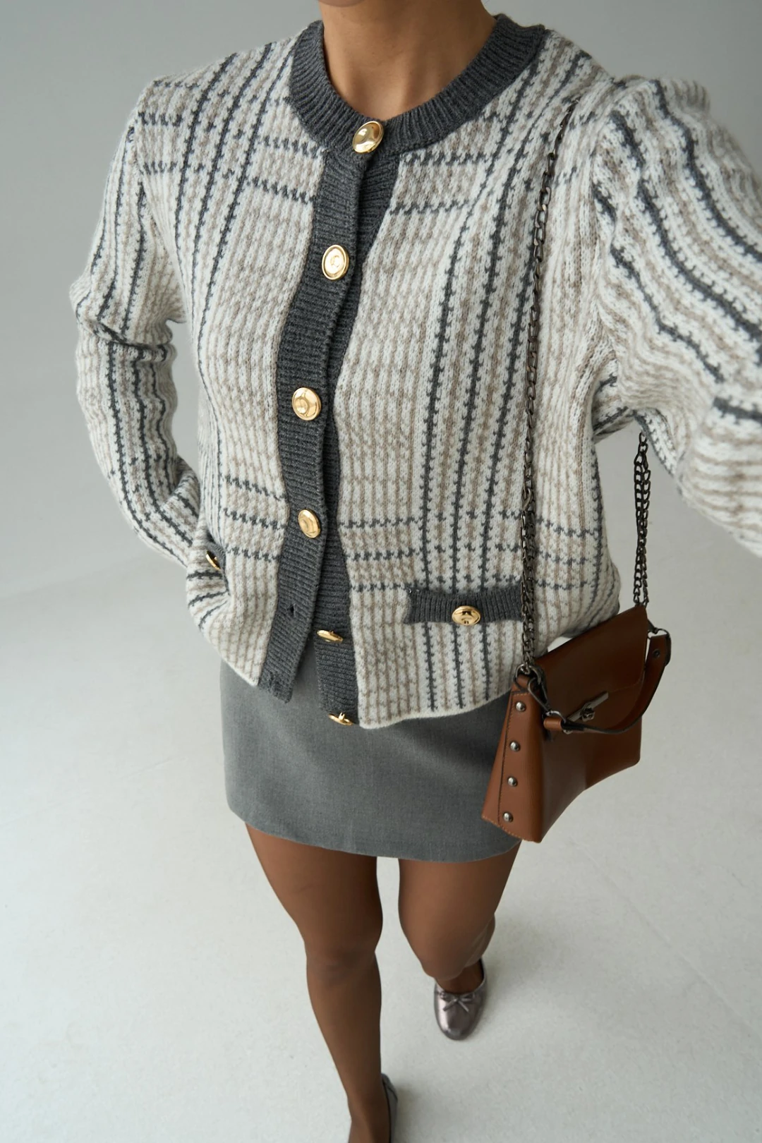 Ekose Desenli Örgü Hırka Altın Düğme Detayı