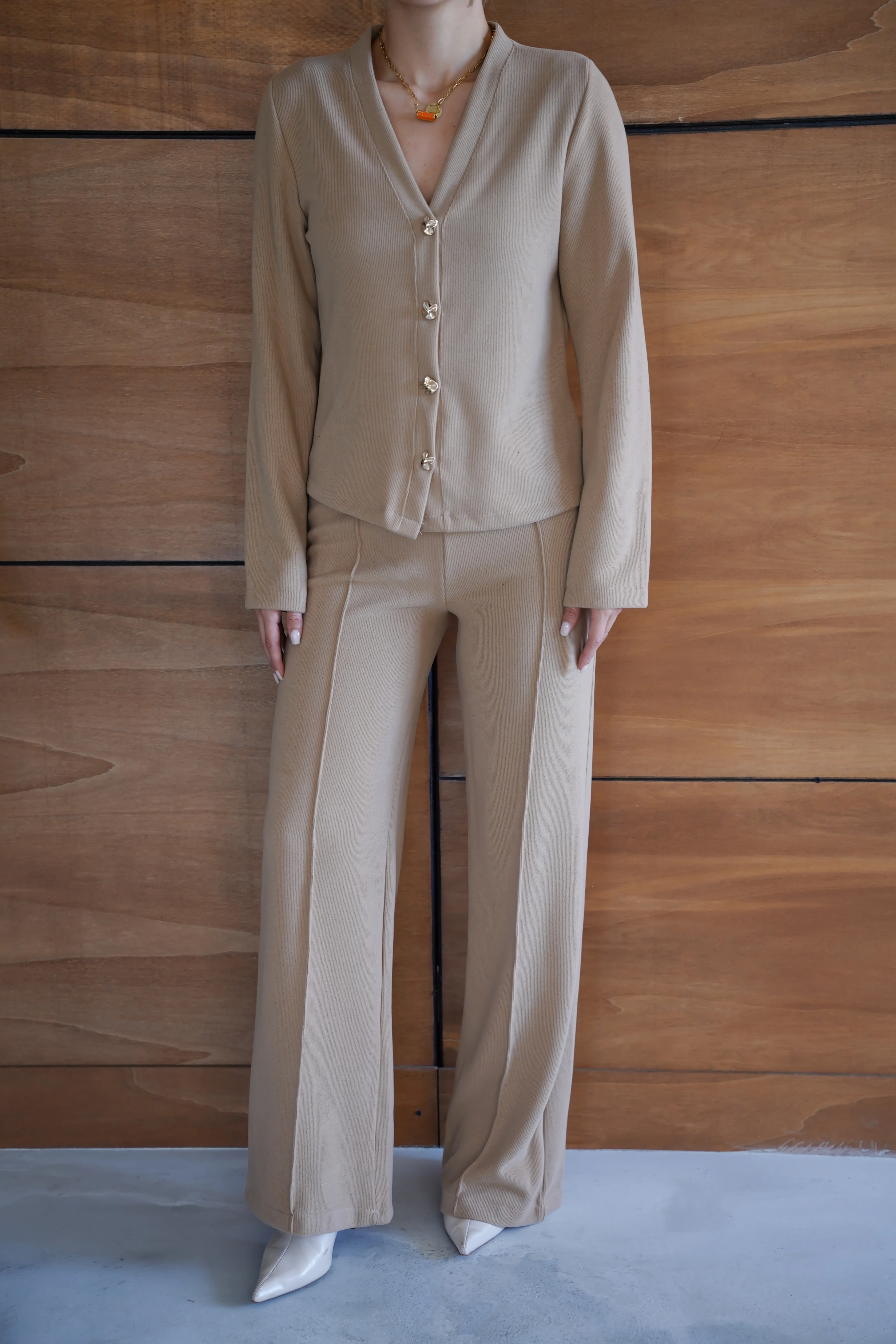 Selanik Kumaş Geniş Paça Düğmeli Ceketli Kadın Takım - Vizon