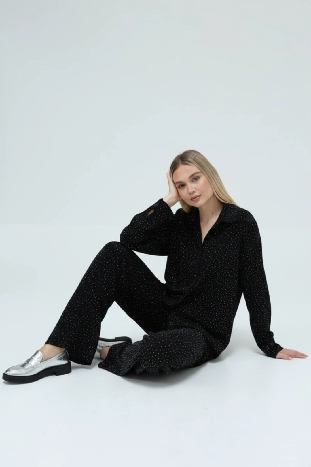 Taş Detaylı Geniş Paça Pantolon ve Düğmeli Gömlek İkili Takım