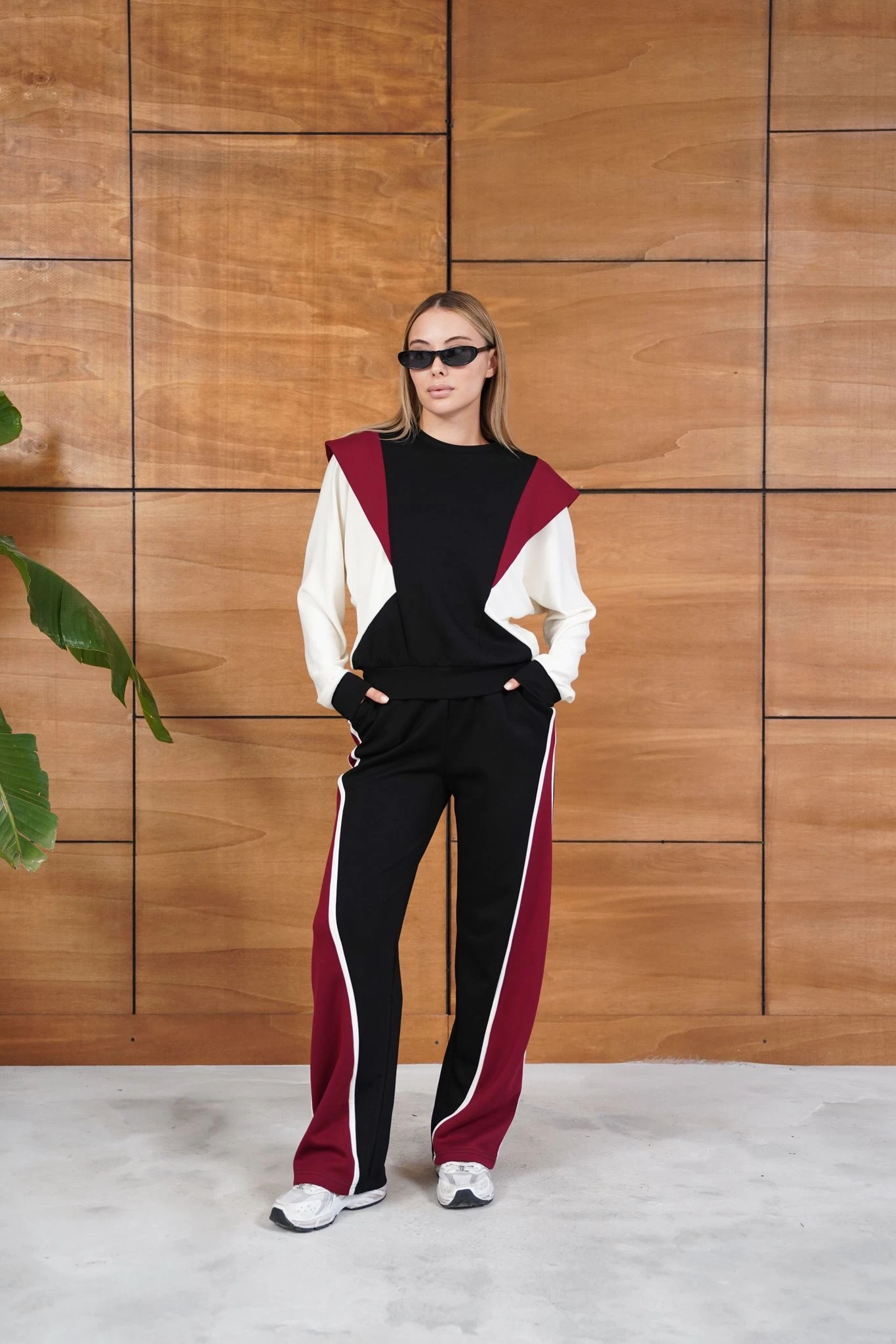 Cemo Renk Bloklu Bordo Siyah Beyaz Spor Takımı - Siyah-Bordo-Beyaz