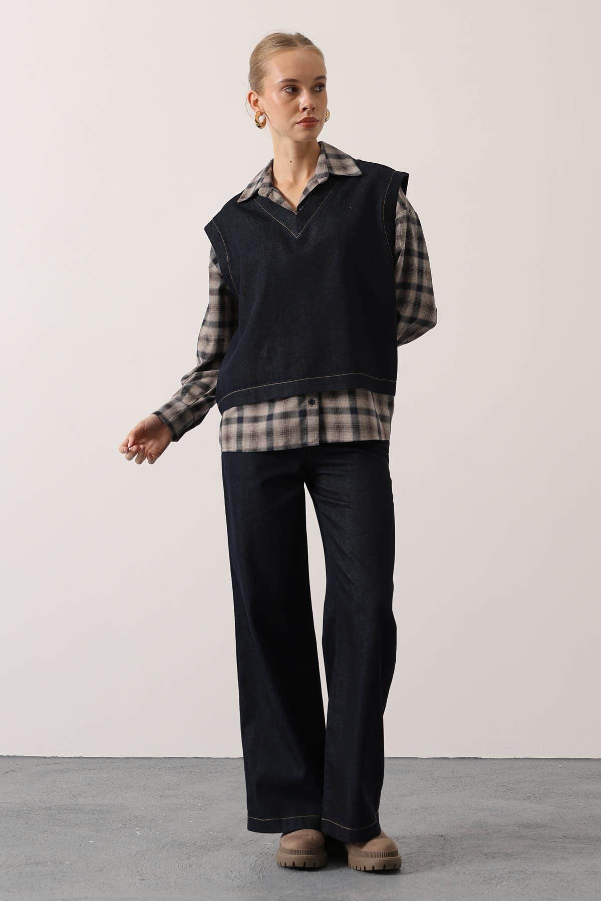 Kadın Denim İkili Takım V Yaka Kot Yelek ve Yüksek Bel Geniş Paça Pantolon Kot Takım