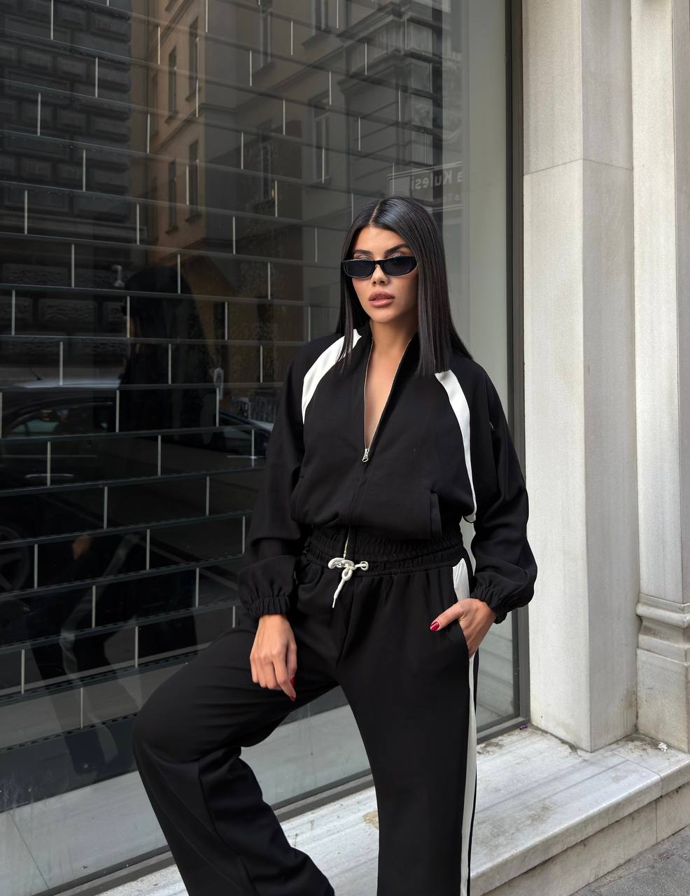 TAŞLI EŞOFMAN TAKIMI