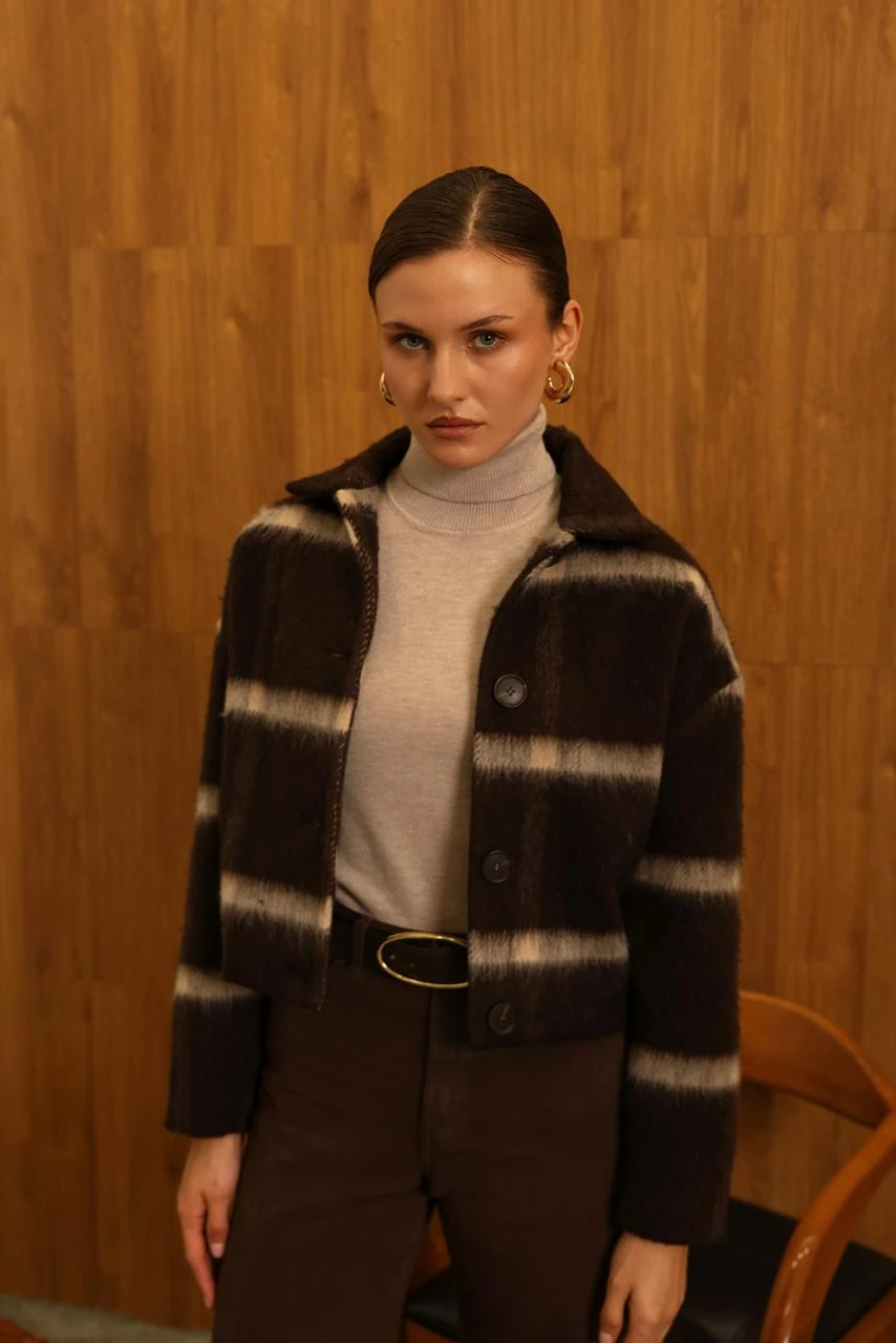 Kadın  Çizgili Örme Triko Hırka Ceket Düğmeli Kışlık Kalın Badi Ceket - Kahverengi