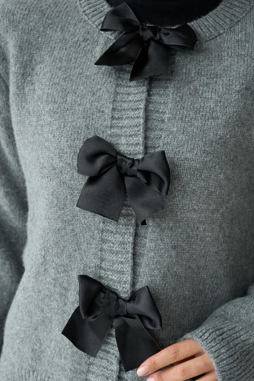 Fiyonk Detaylı Siyah Beyaz Triko Hırka - Antrasit