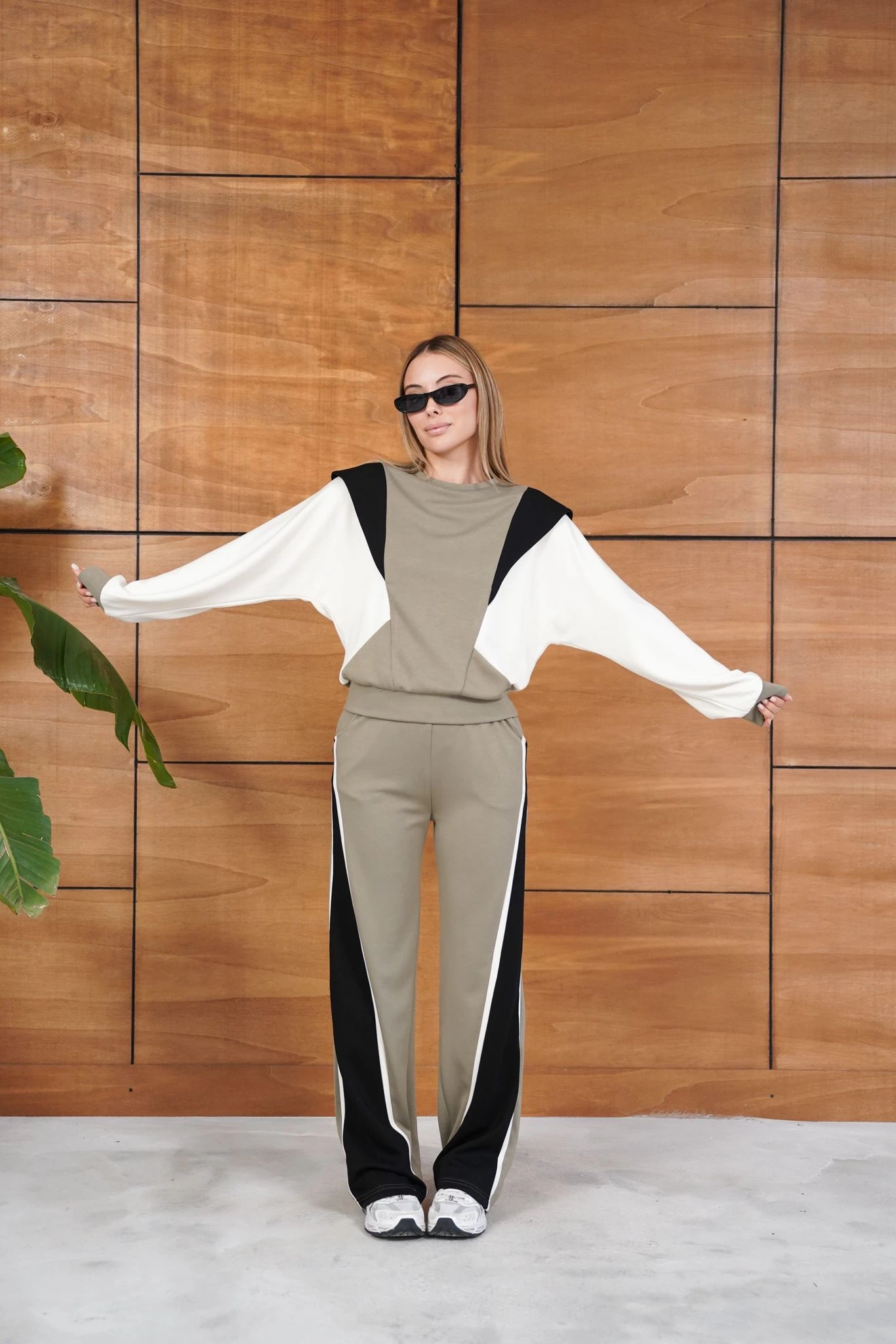 Cemo Renk Bloklu Bordo Siyah Beyaz Spor Takımı