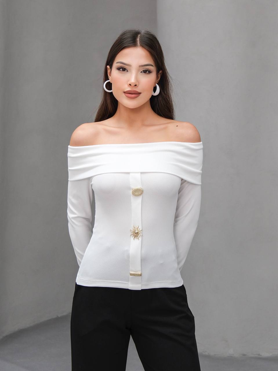 MADONNA YAKA ÜÇ DÜĞMELİ BLUZ - Ekru