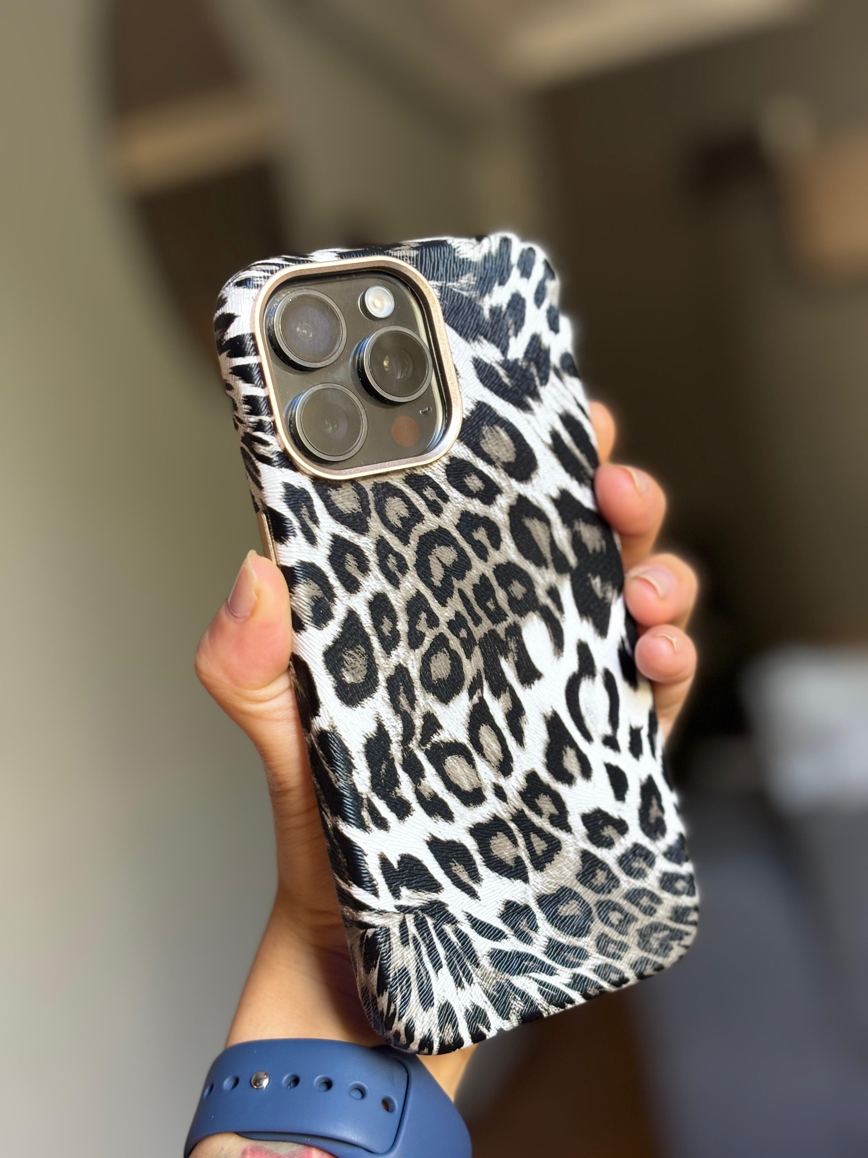 Deri Görünümlü Magsafe Özellikli Leopar Desenli Kılıf
