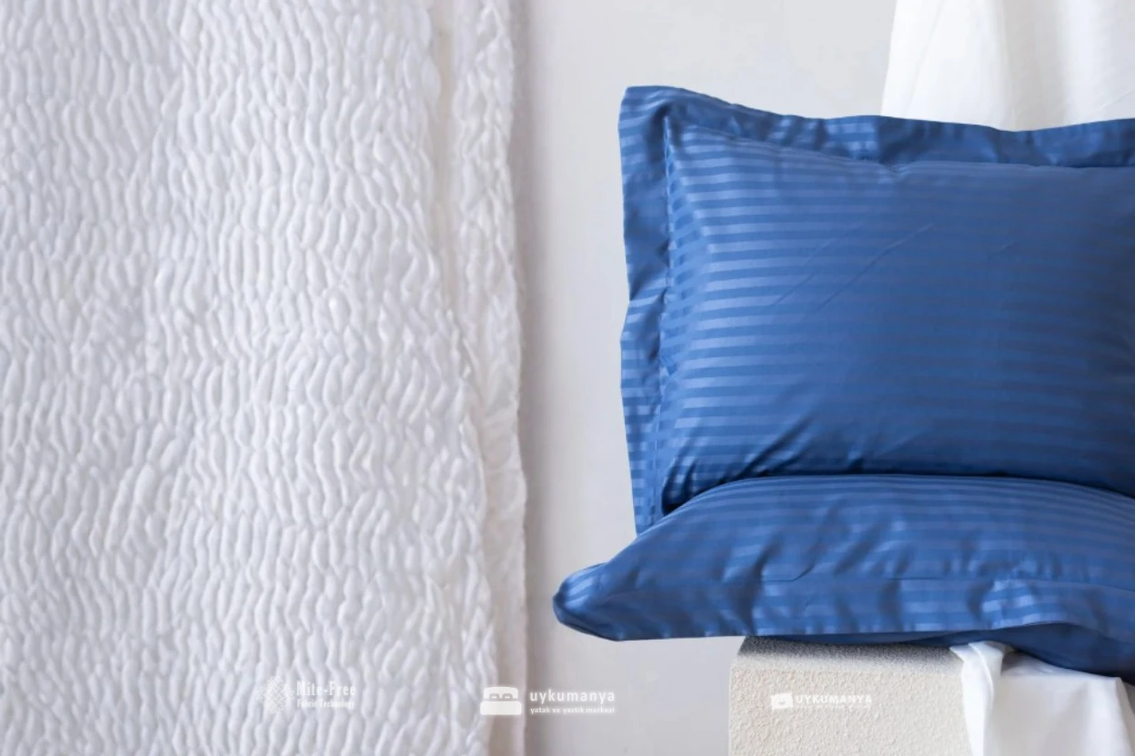 Uykumanya Otel Serisi Lüks Çizgili Saten Oxford Yastık Kılıfı (2 Adet, Asil Lacivert)