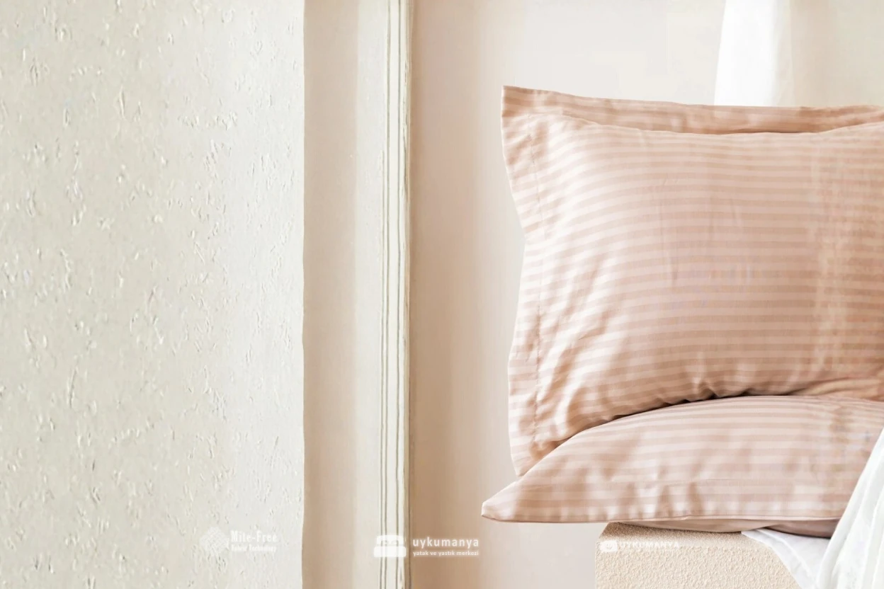 Uykumanya Otel Serisi Lüks Çizgili Saten Oxford Yastık Kılıfı (2 Adet, Krem Cappuccino)