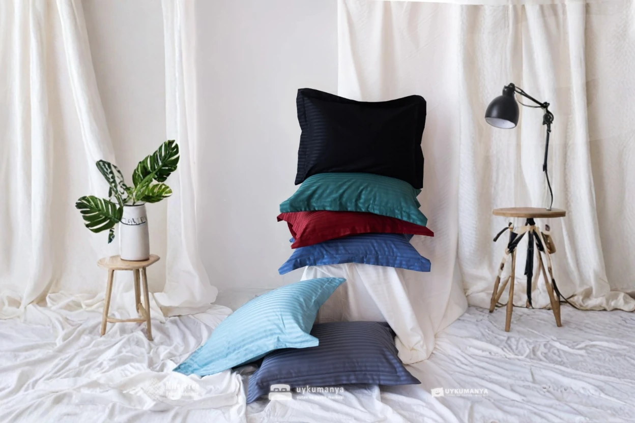 Uykumanya Otel Serisi Lüks Çizgili Saten Oxford Yastık Kılıfı (2 Adet, Krem Cappuccino)