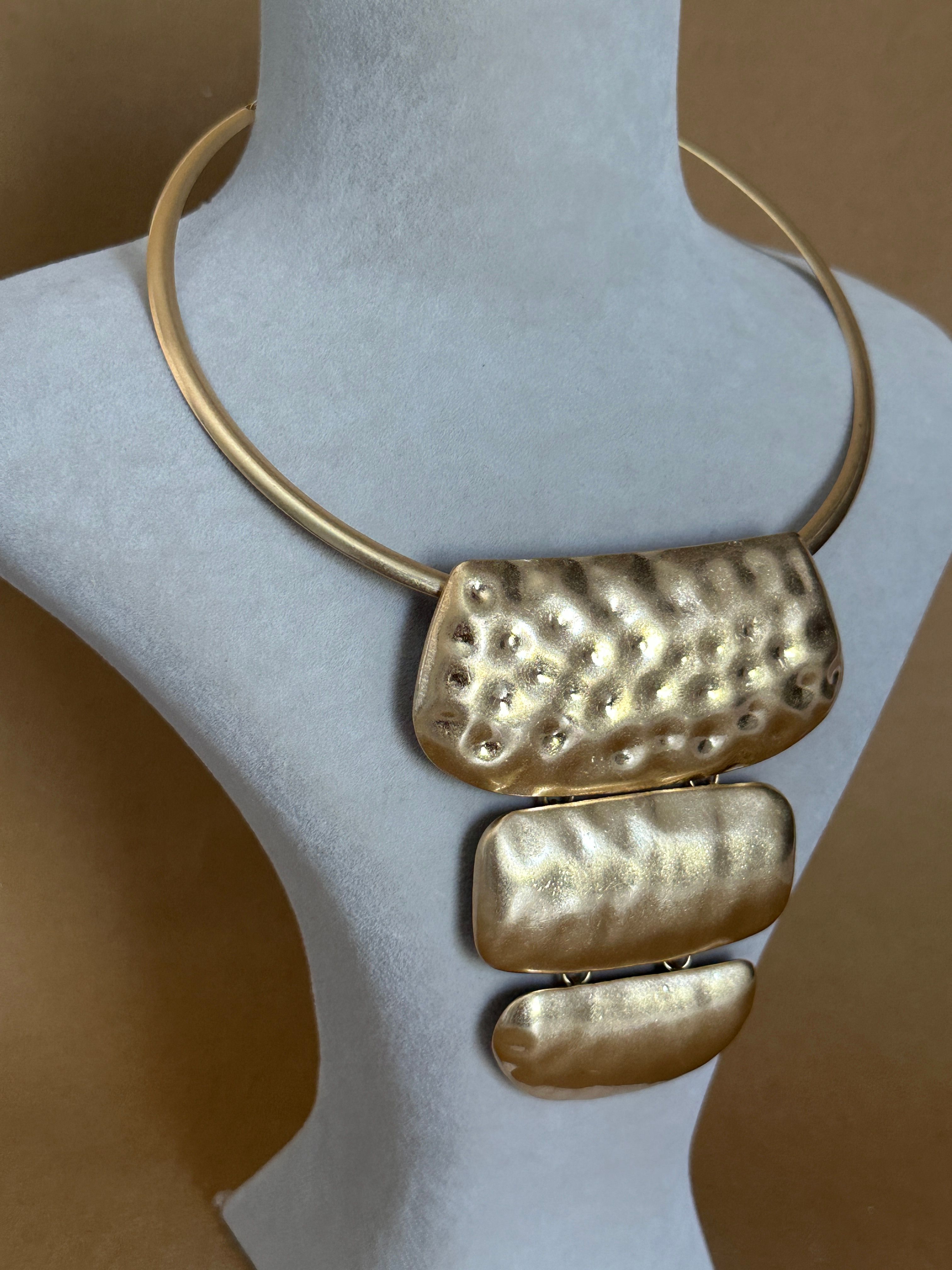 Gold Mat Hera Kolye