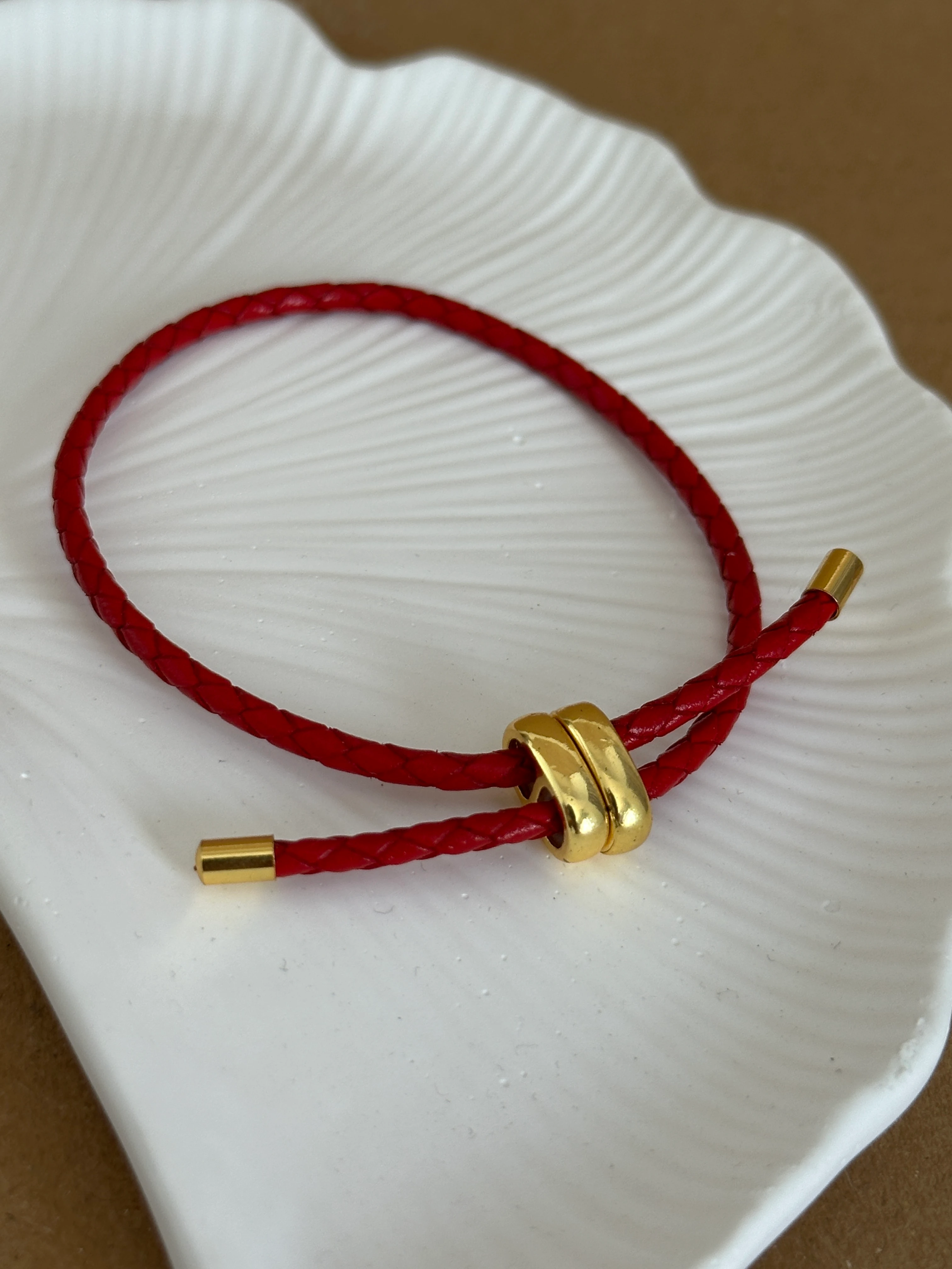 Kırmızı Örgü İp Bileklik