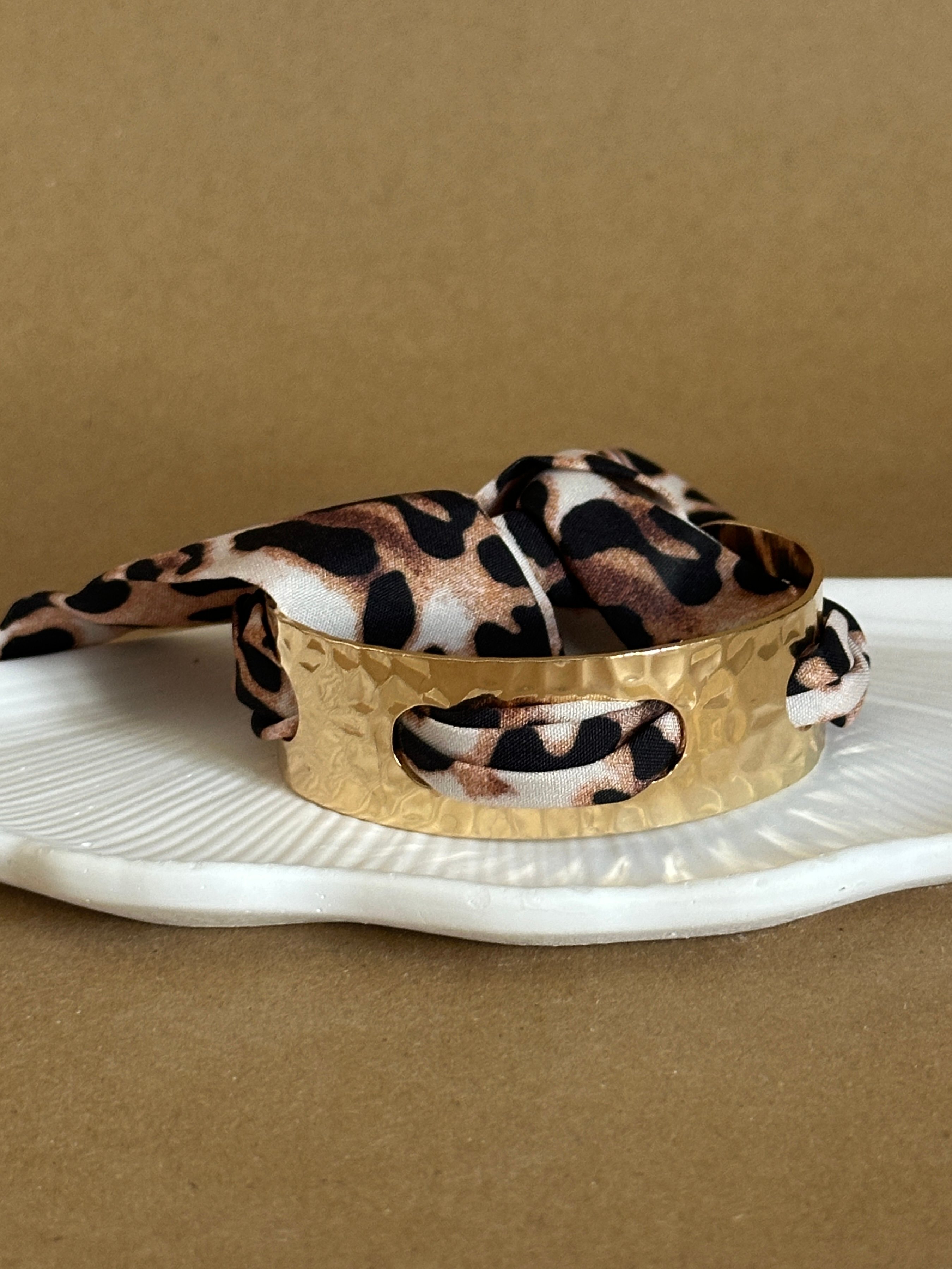 Gold Touch Leopar Kelepçe