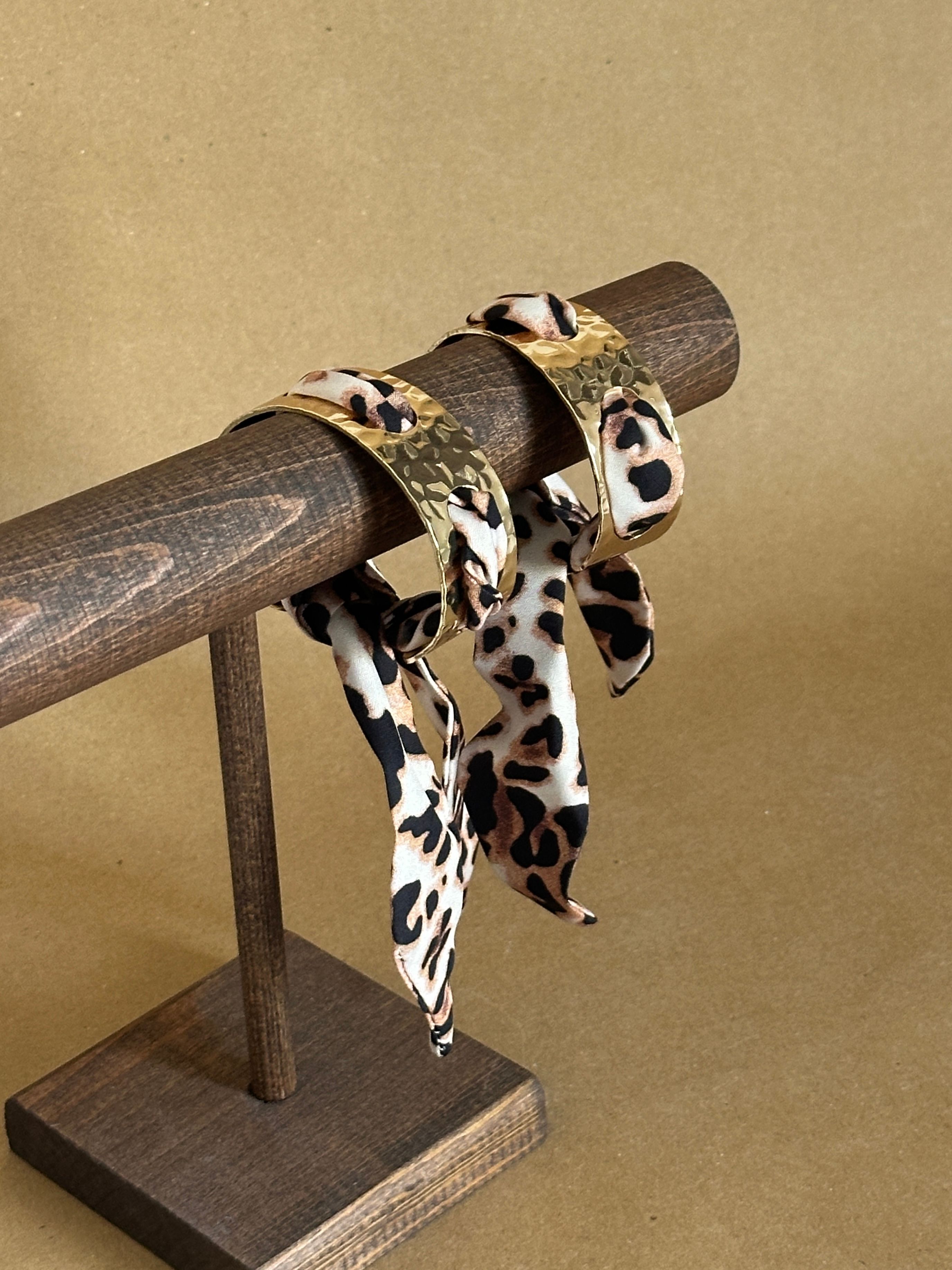 Gold Touch Leopar Kelepçe