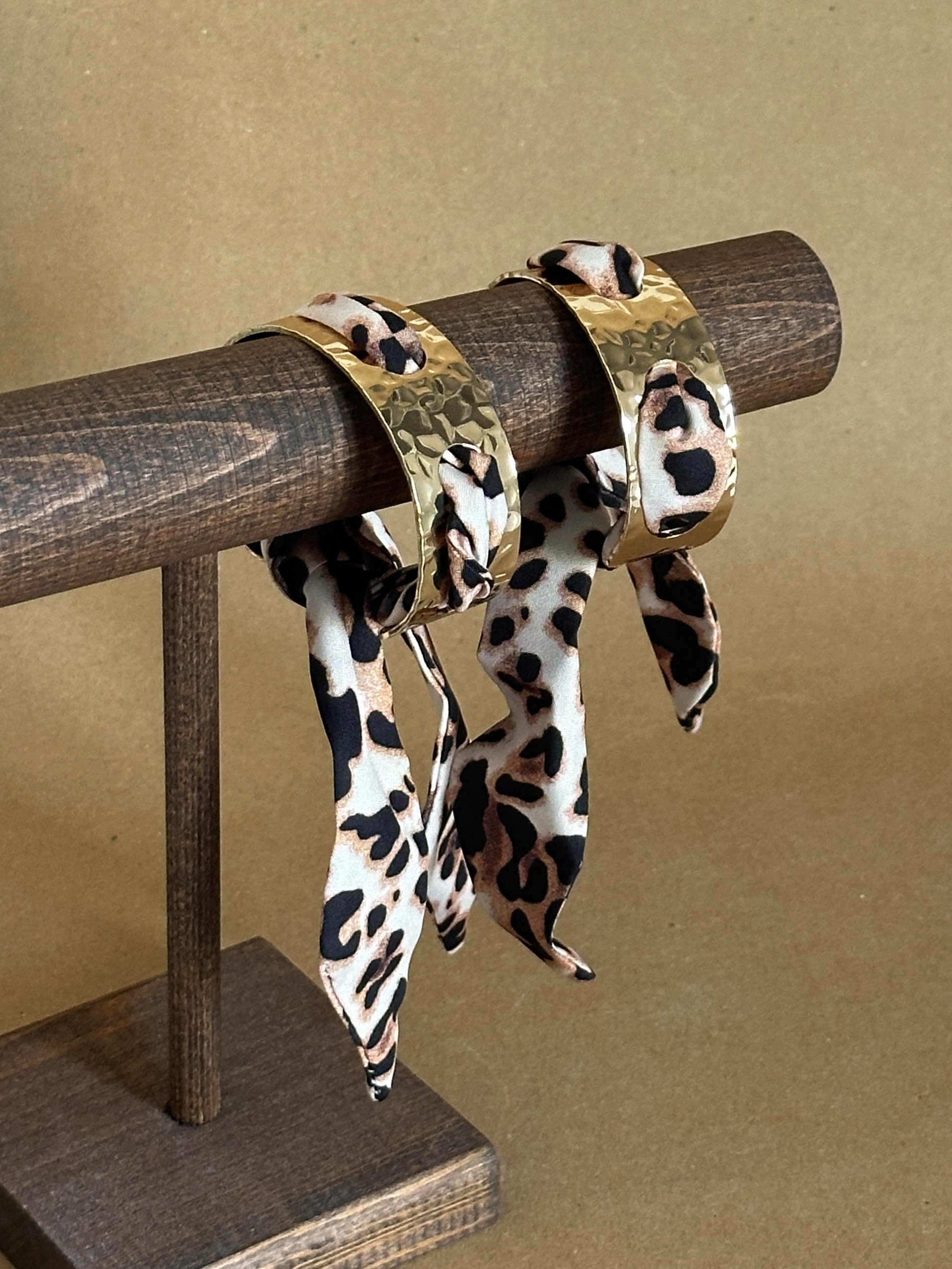 Gold Touch Leopar Kelepçe