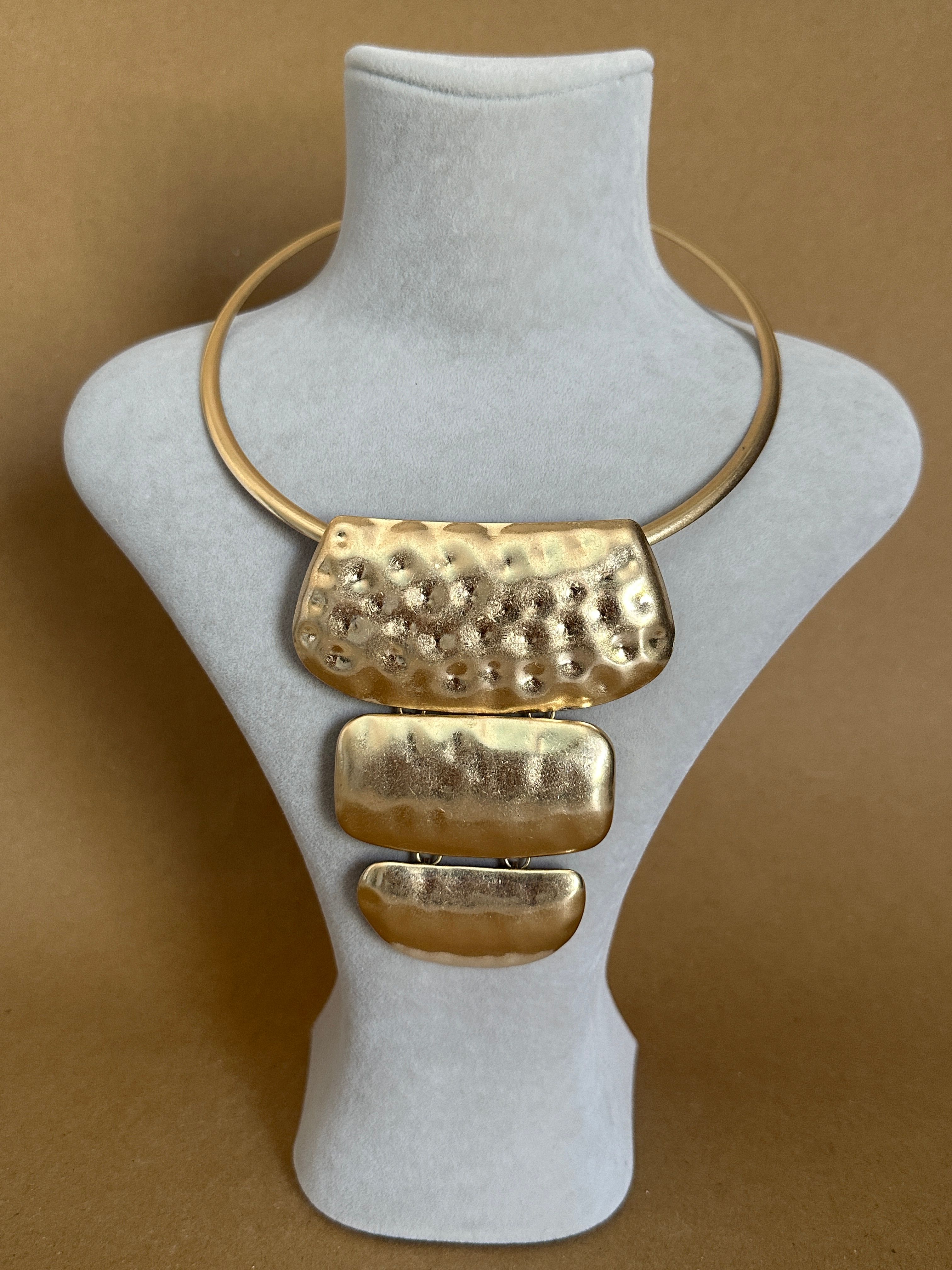 Gold Mat Hera Kolye