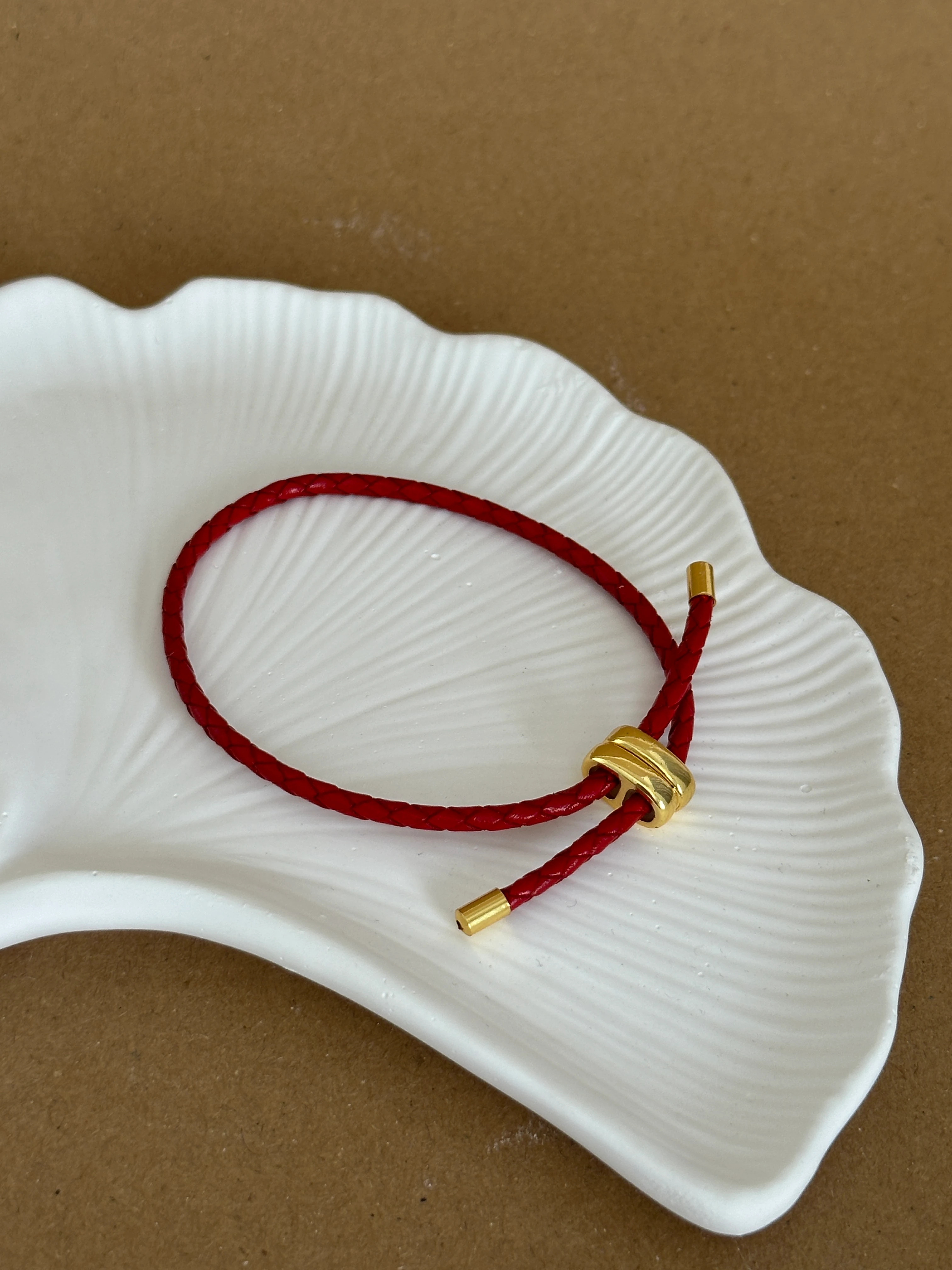 Kırmızı Örgü İp Bileklik
