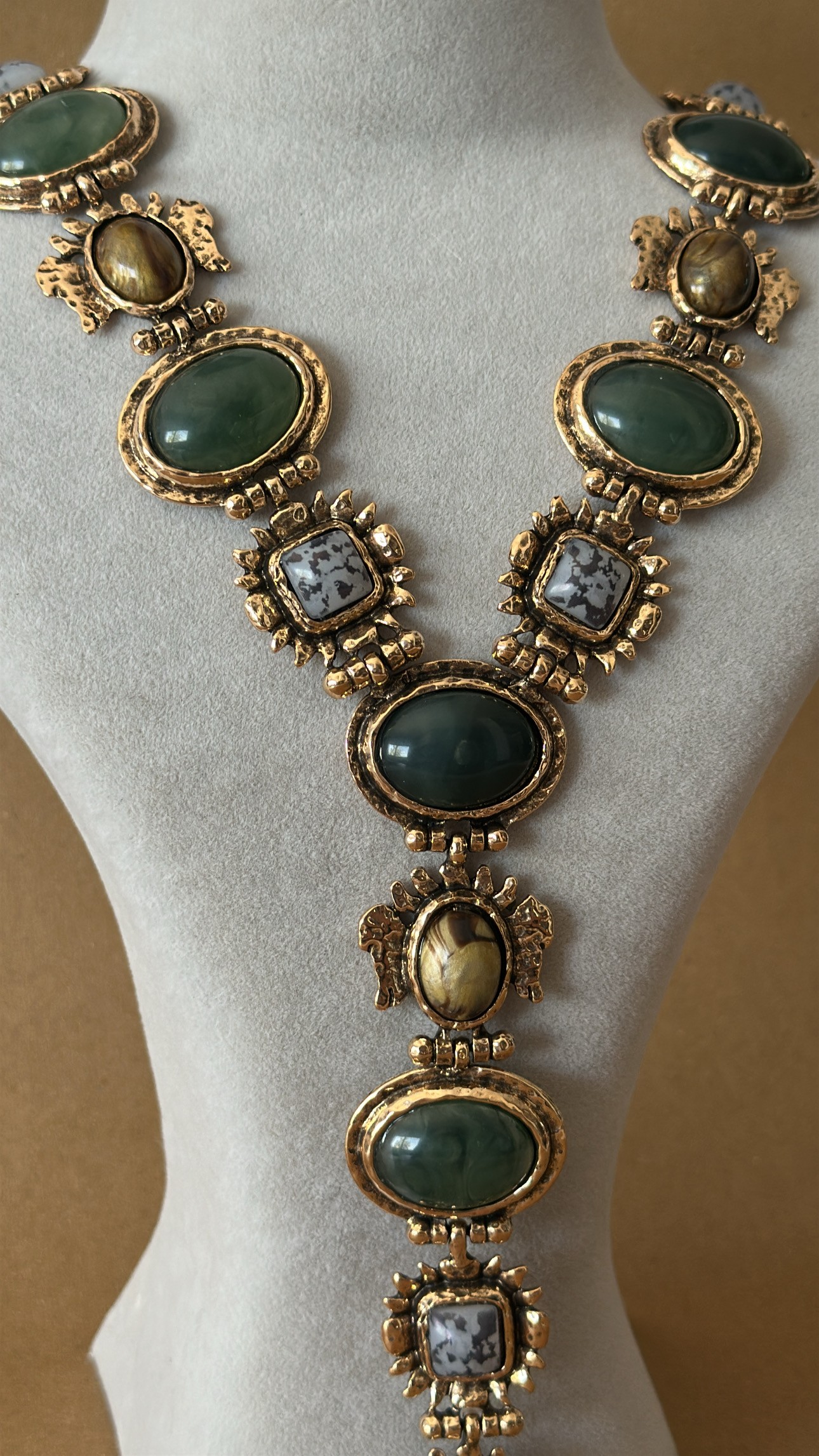 Dekolte Vintage Taşlı Kolye