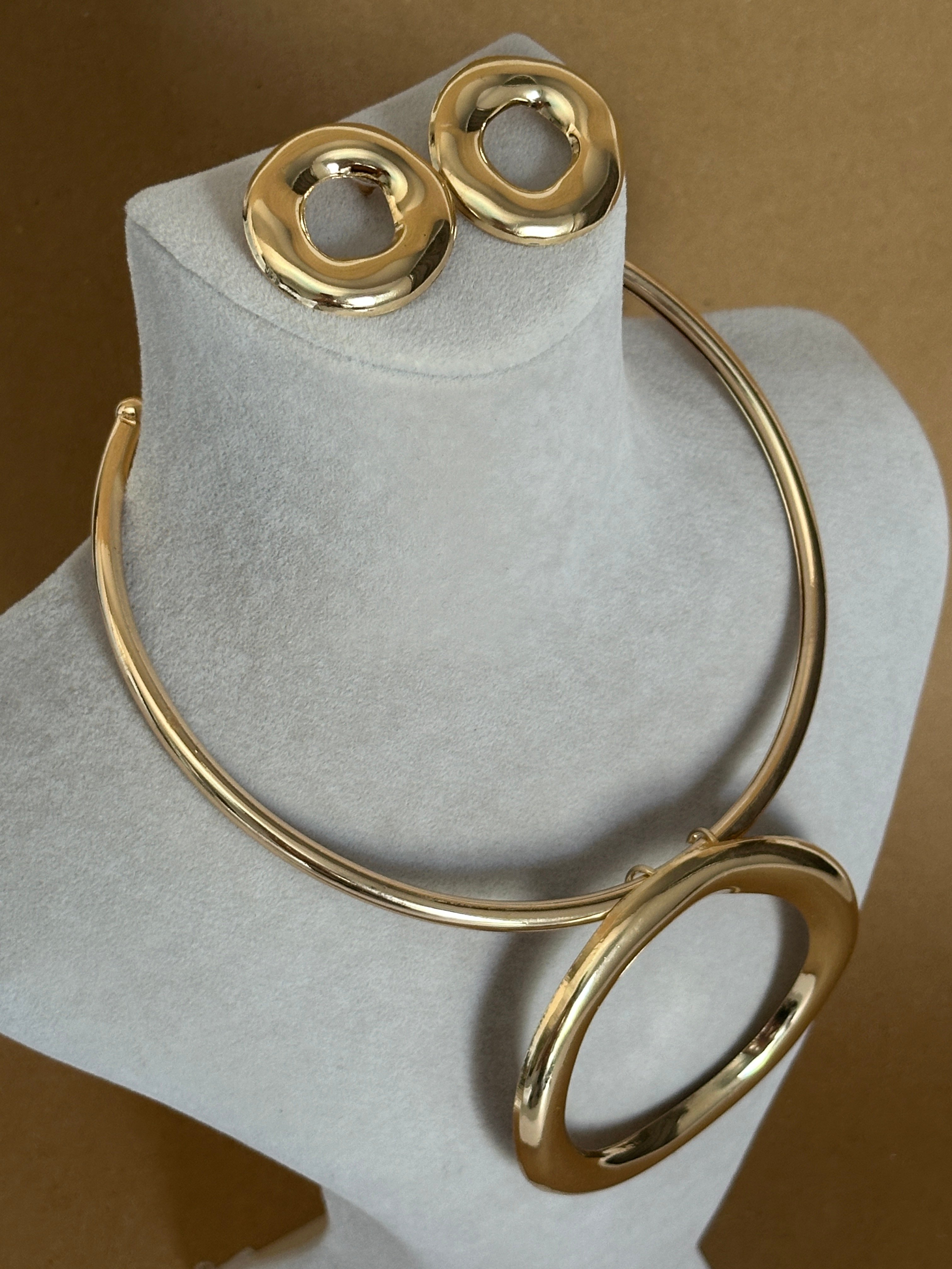 Gold Oval Set