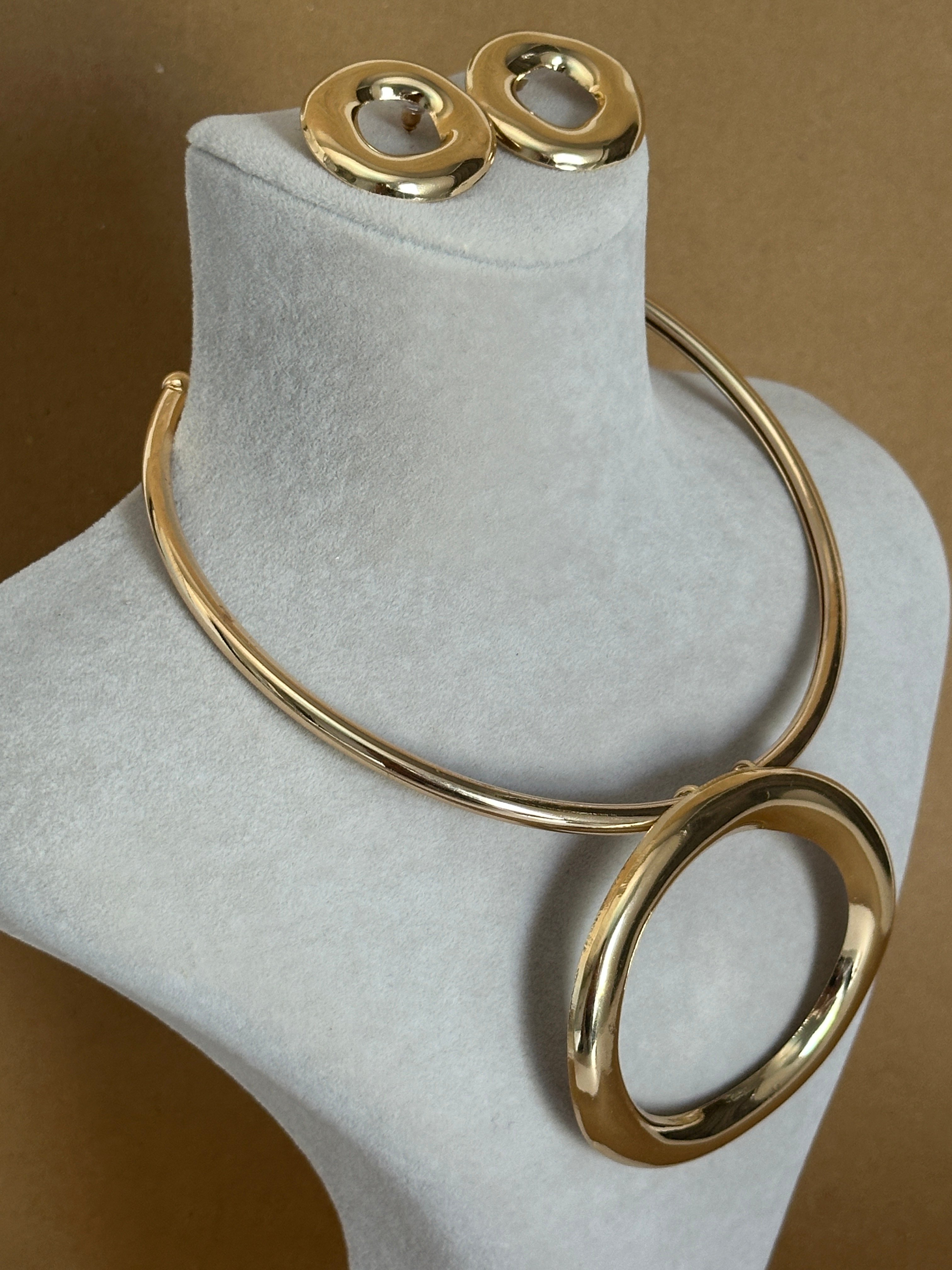 Gold Oval Set