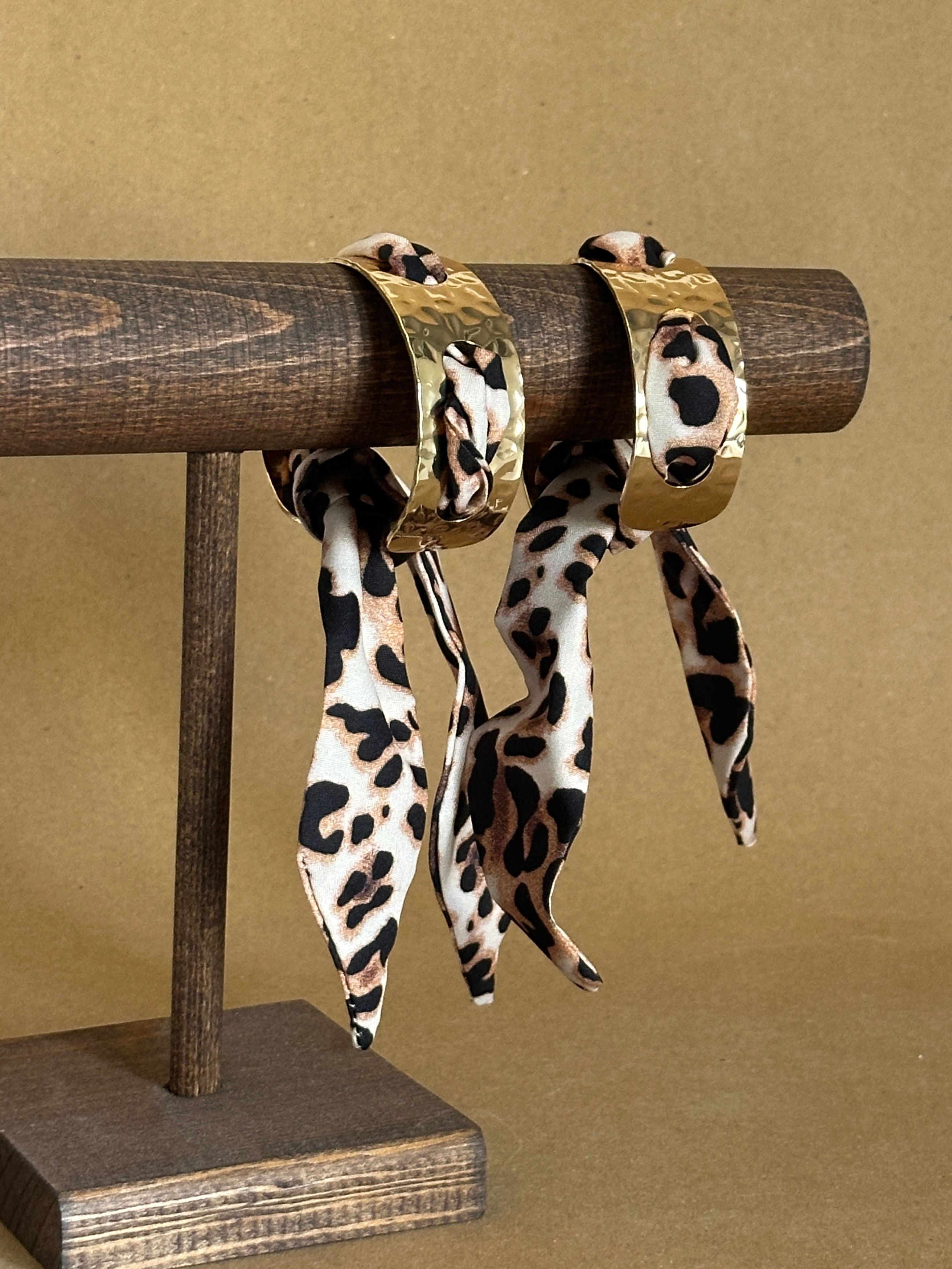 Gold Touch Leopar Kelepçe