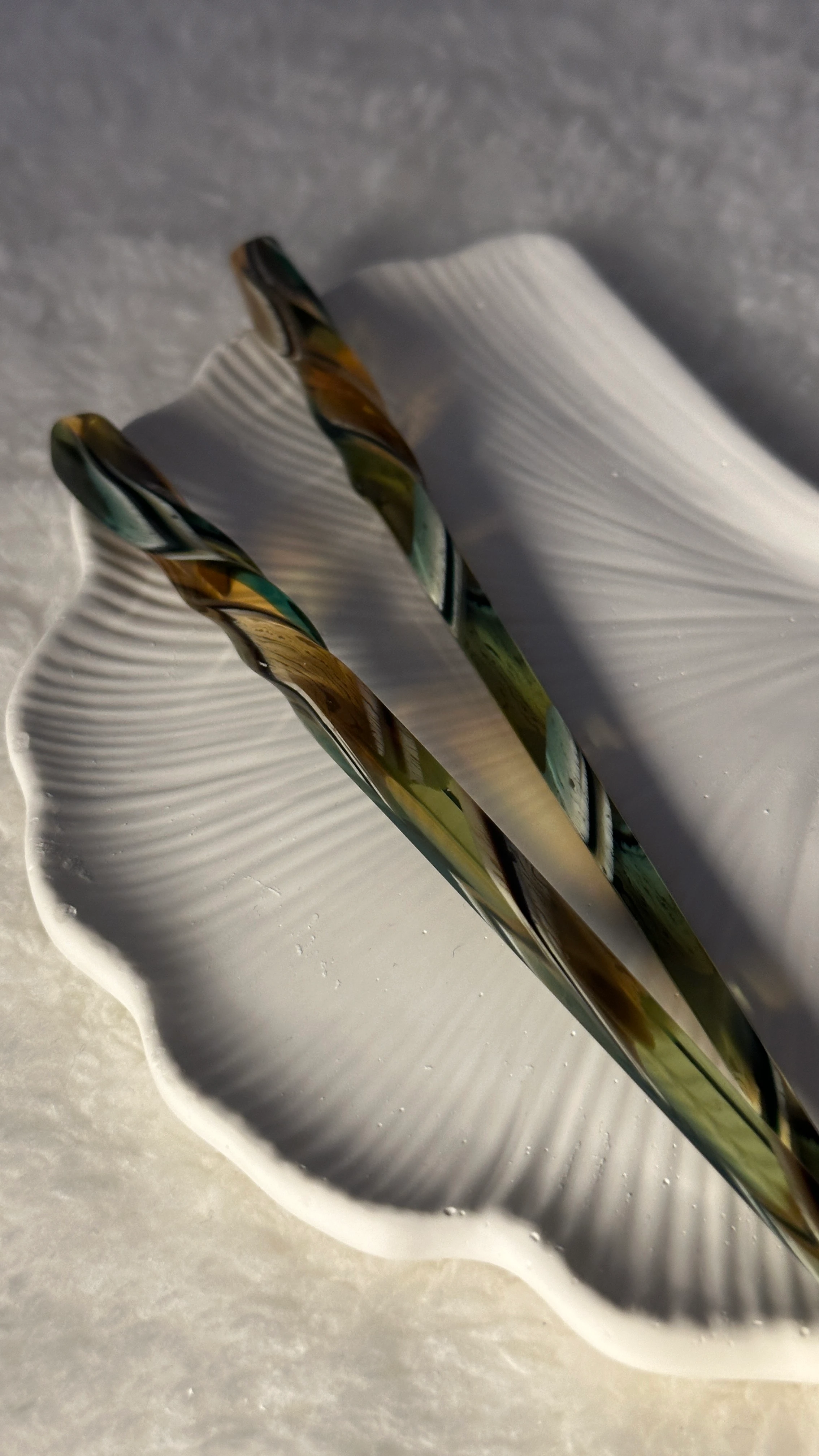 Kahve-Yeşil Cam Görünümlü Spiral Saç Çubuğu